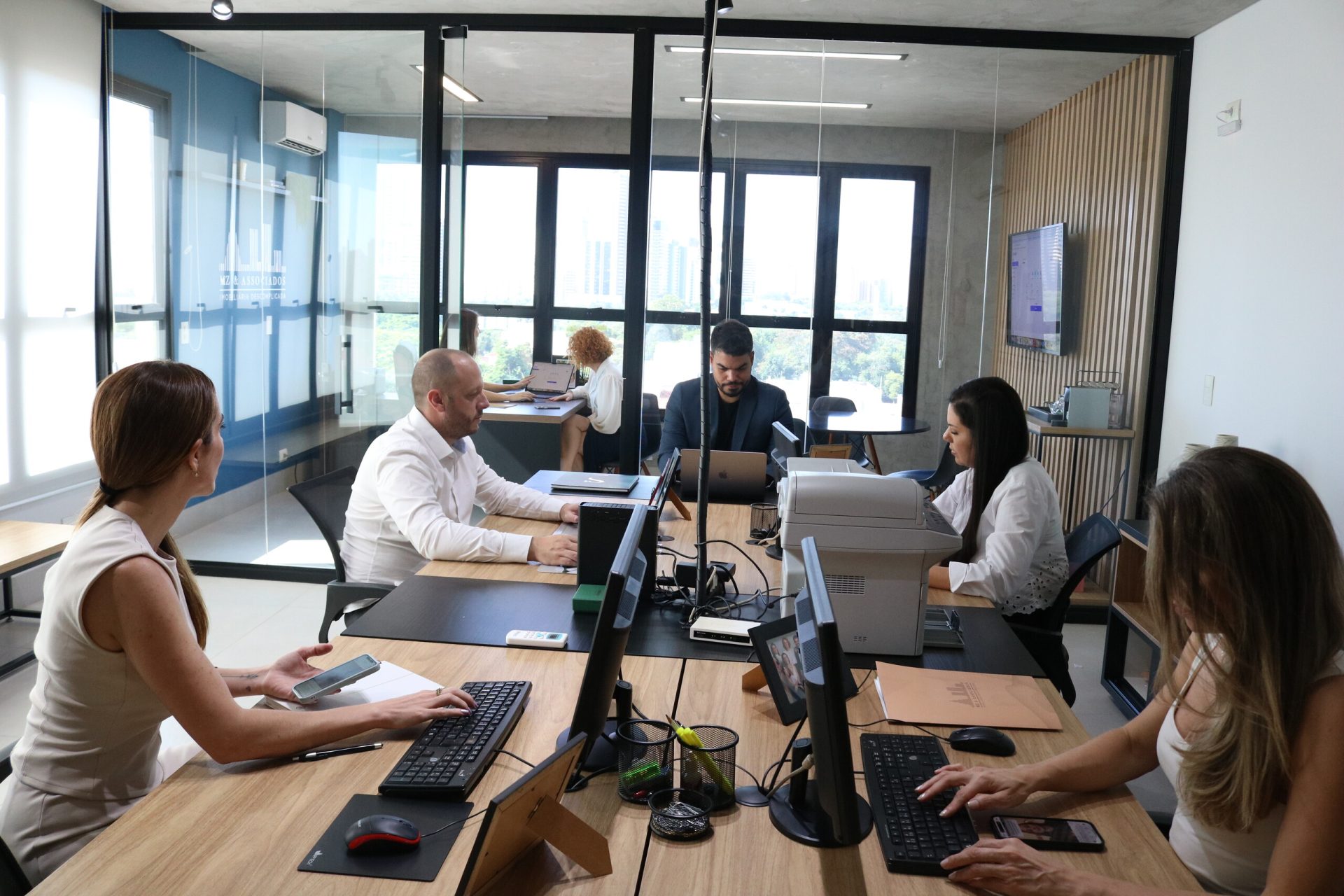 Ensaio corporativo de MZ & Associados