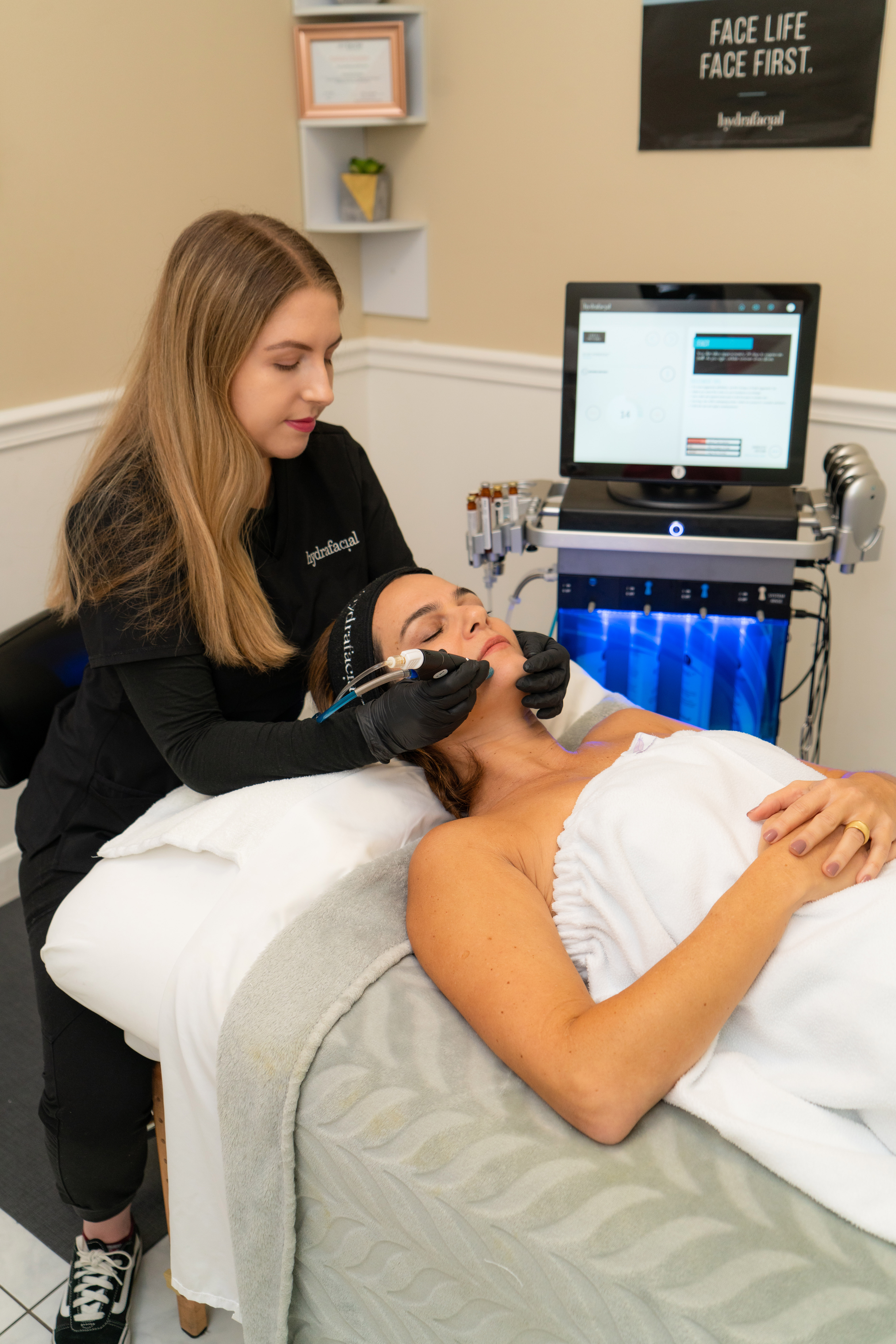 Jon'Ric Boca Raton - Image 2