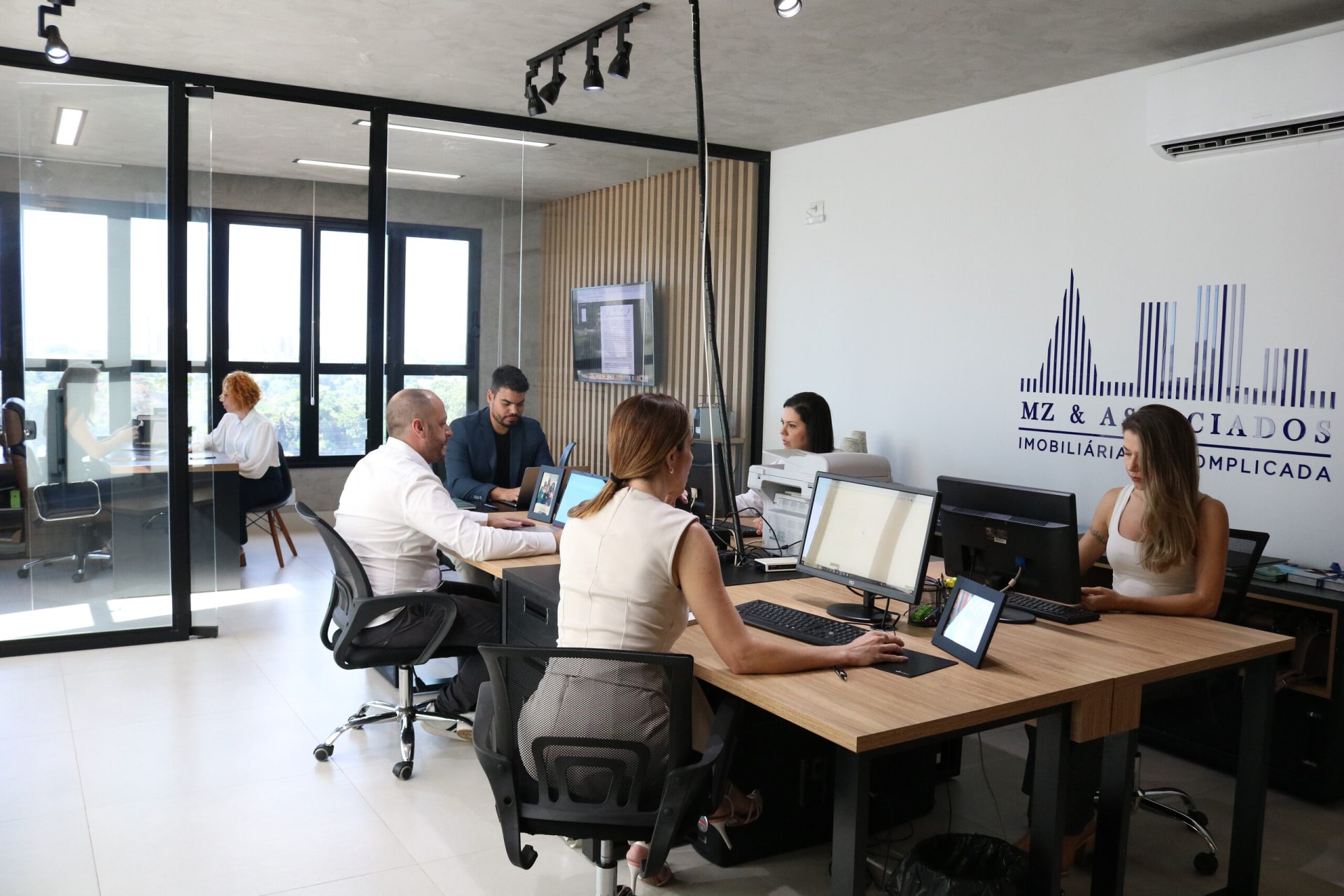 Ensaio corporativo de MZ & Associados