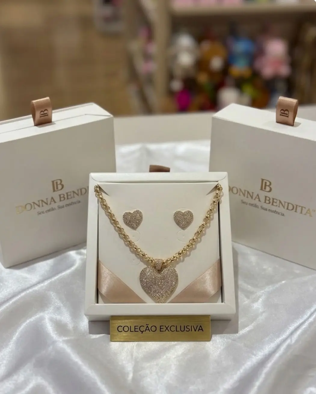 Peças exclusivas, uma infinita variedade para você, vem ser Donna Bendita.
