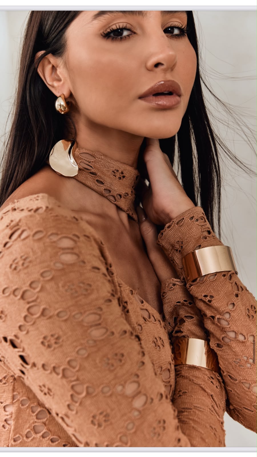 Vestido Longo Caramelo com Mangas