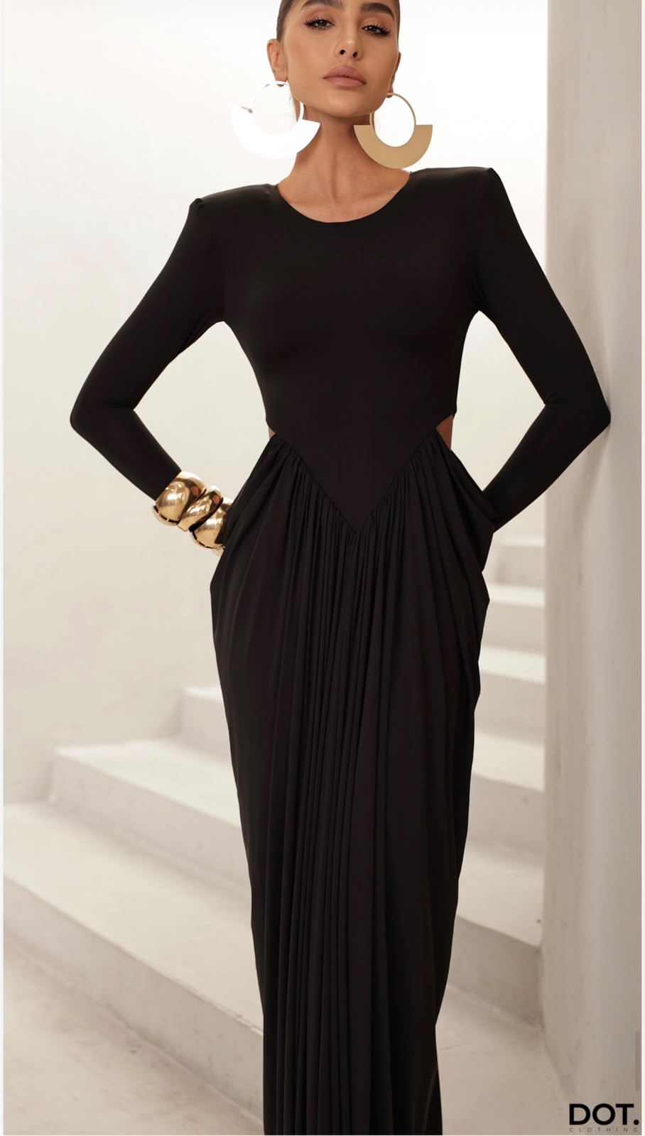 Vestido Longo Preto com Abertura na Cintura