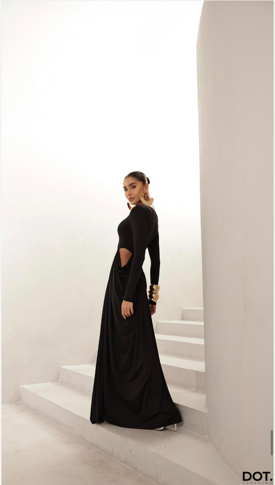Vestido Longo Preto com Abertura na Cintura