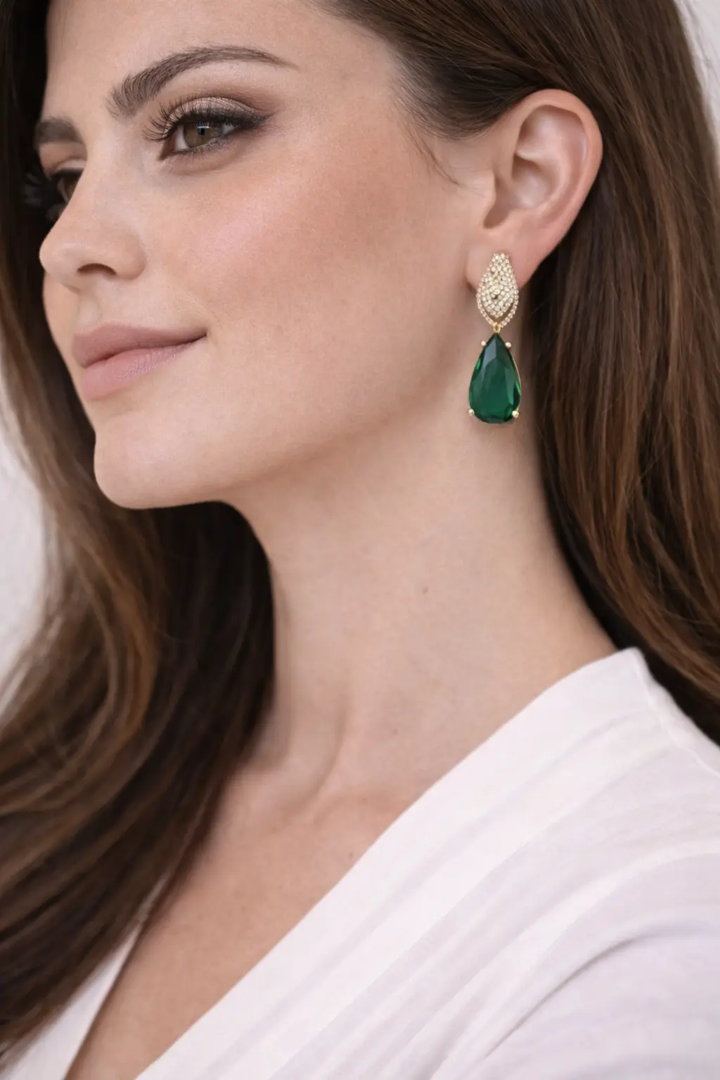 Brinco Gota de Cristal com Topo Cravejado em Zircônias