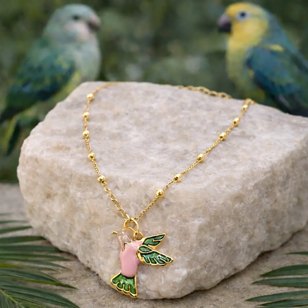 Colar Dourado Pingente Beija-Flor Esmaltado