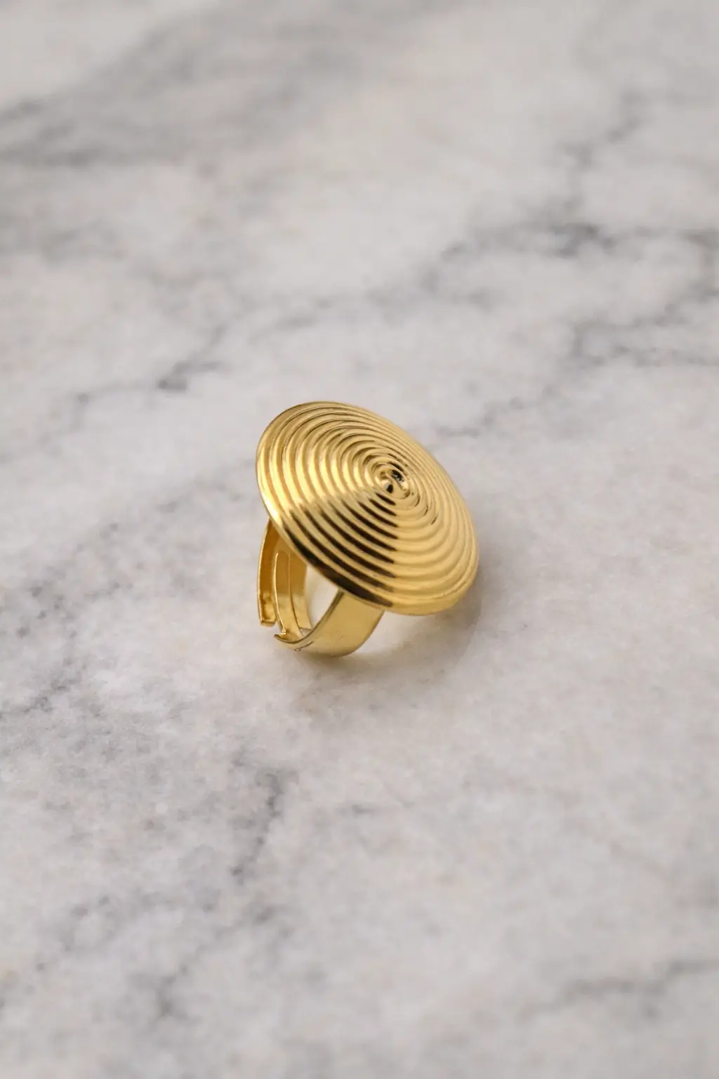 Anel Dourado Texturizado Donna Bendita