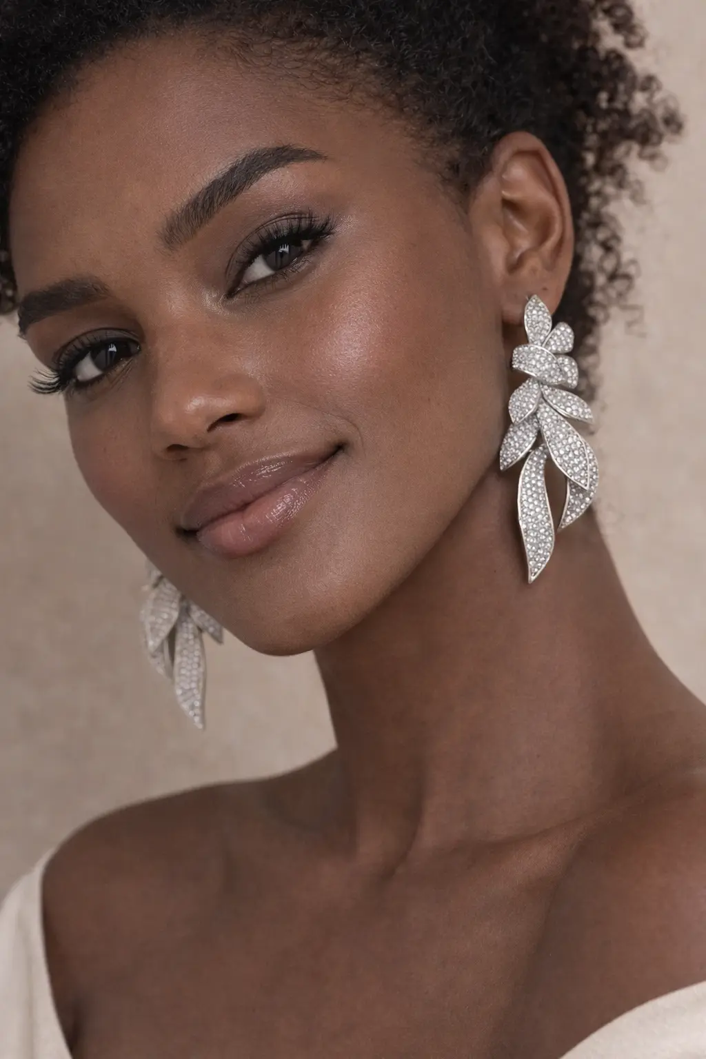 Brinco Luxo Folhas Cravejadas Dourado | Prata