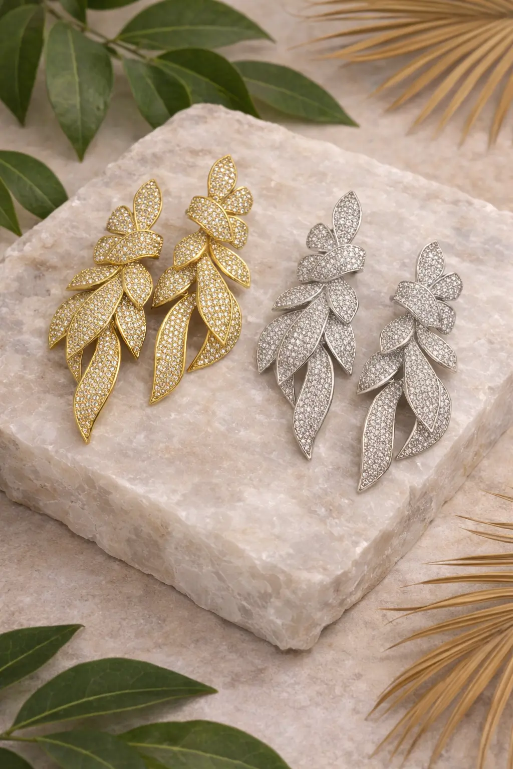 Brinco Luxo Folhas Cravejadas Dourado | Prata