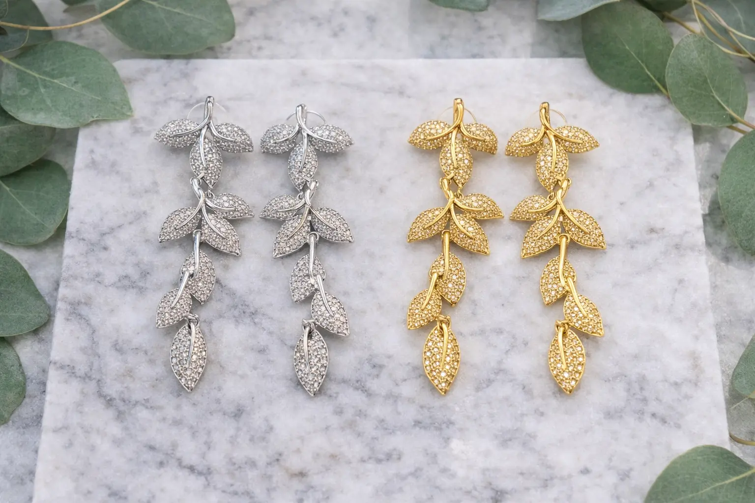 Brinco Longo Folhagem Cravejada Luxo – Prata e Dourado