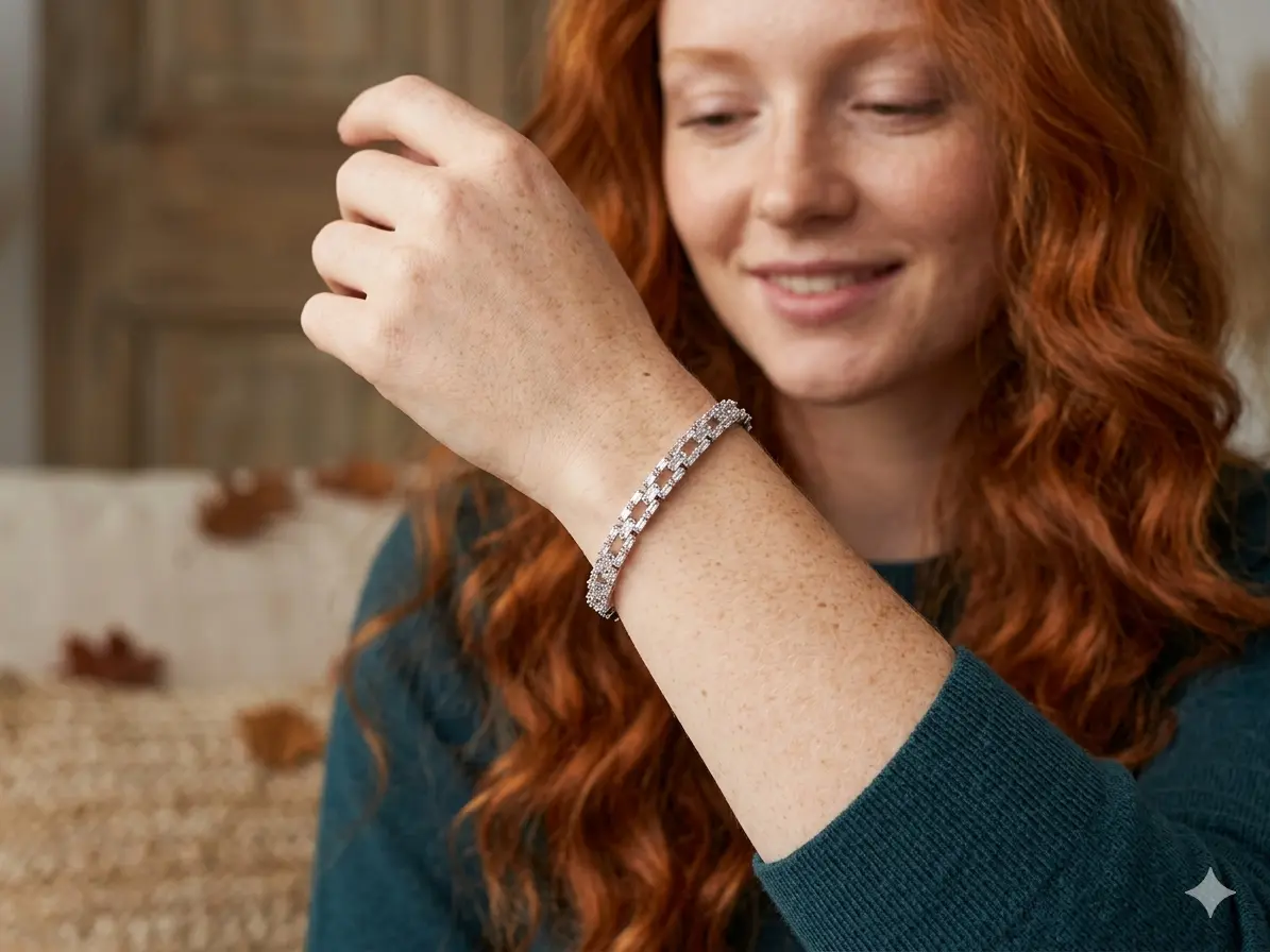 Bracelete Rígido Cravejado com Zircônias Baguete em Ródio Branco