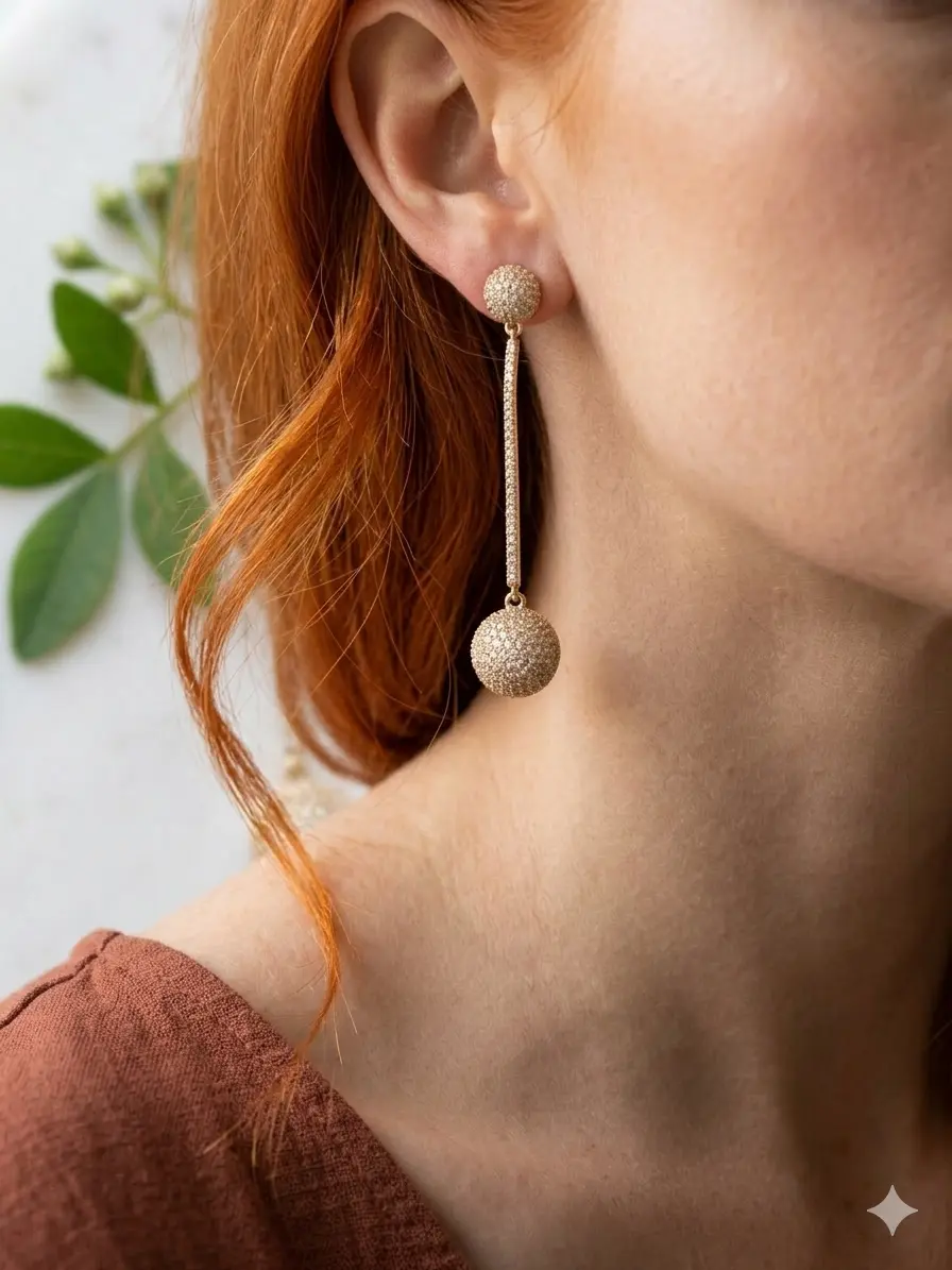 Brinco Pendente Esfera e Haste Cravejada Dourado