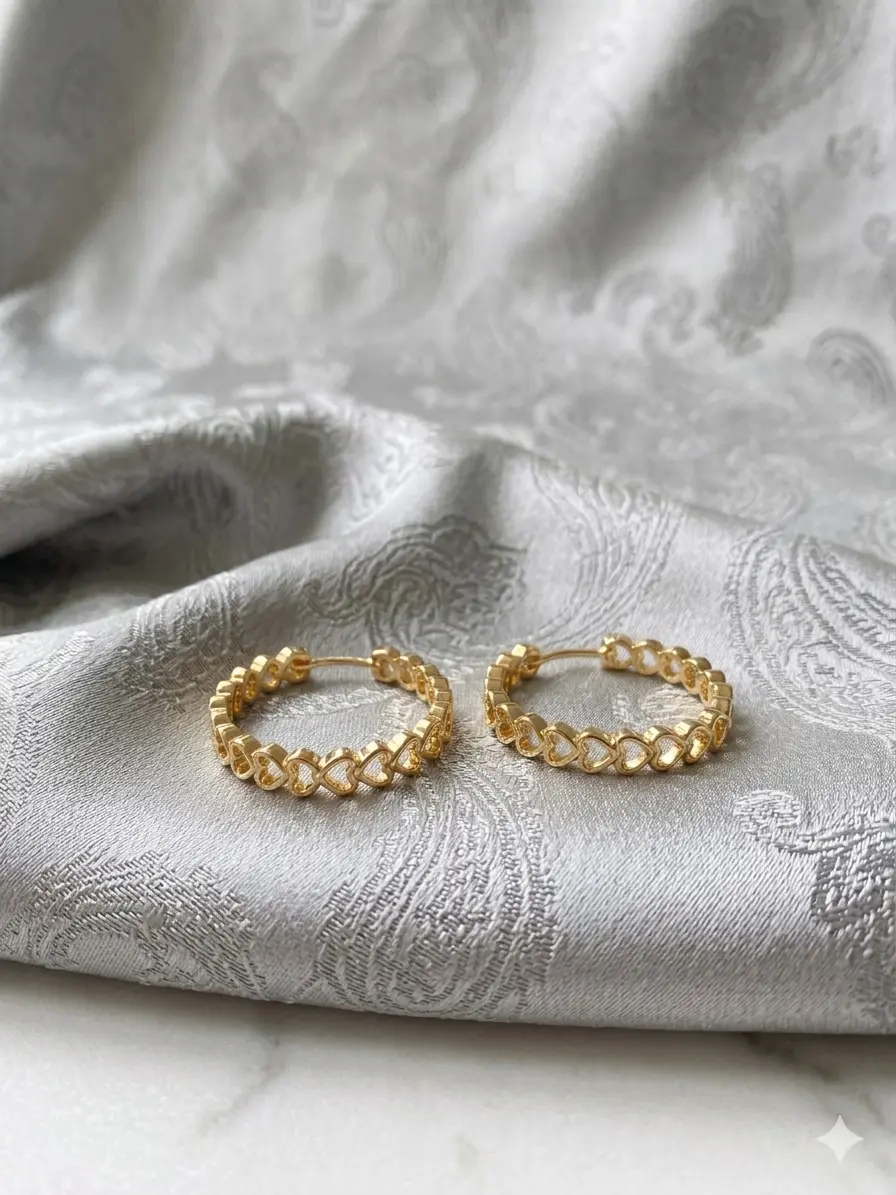 Argola Média Corações Vazados 