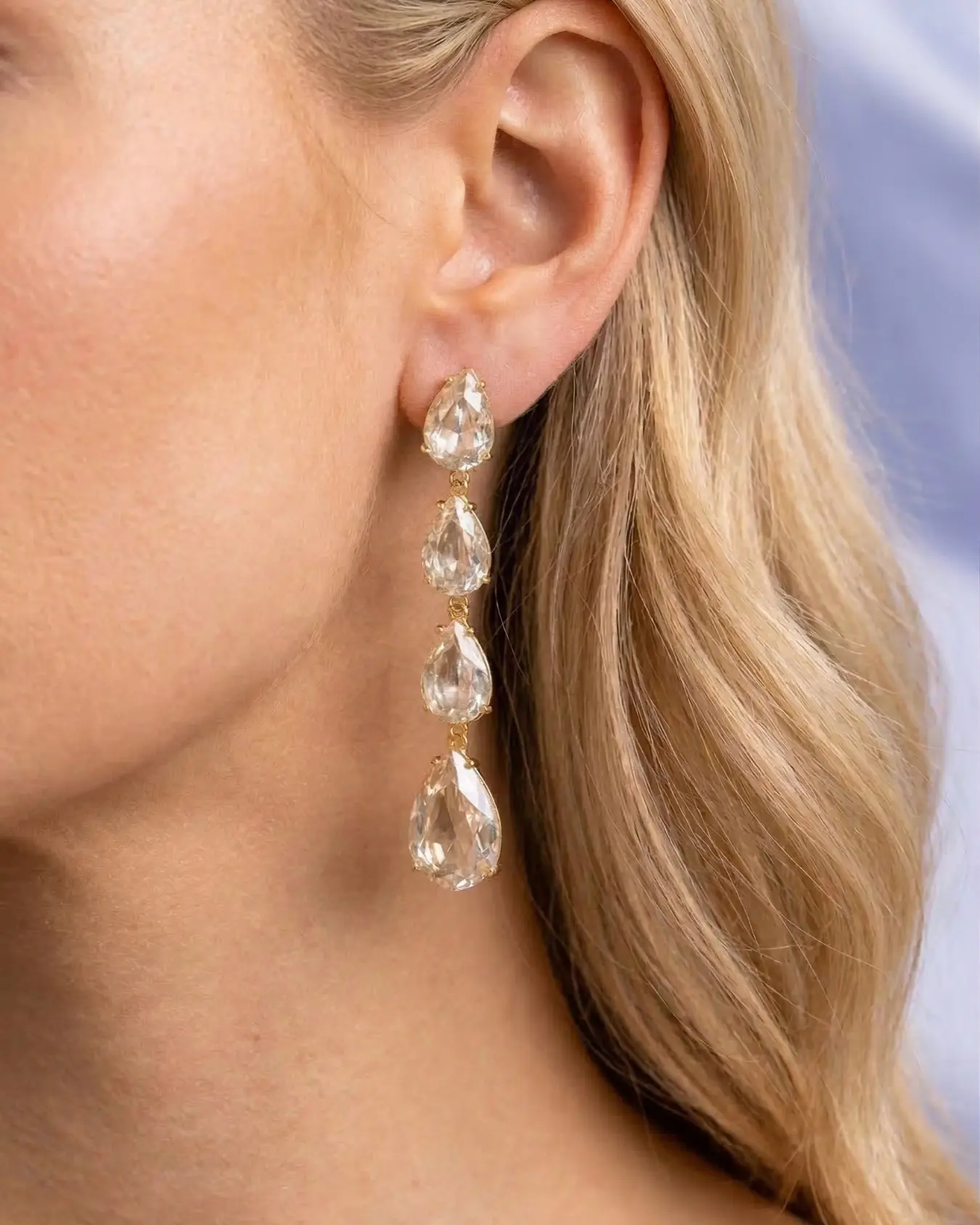 Brinco Longo Gotas  Dourado