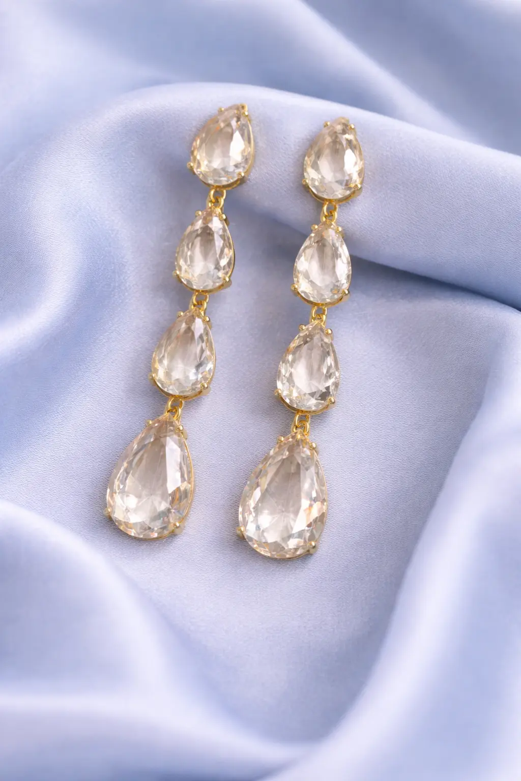 Brinco Longo Gotas  Dourado