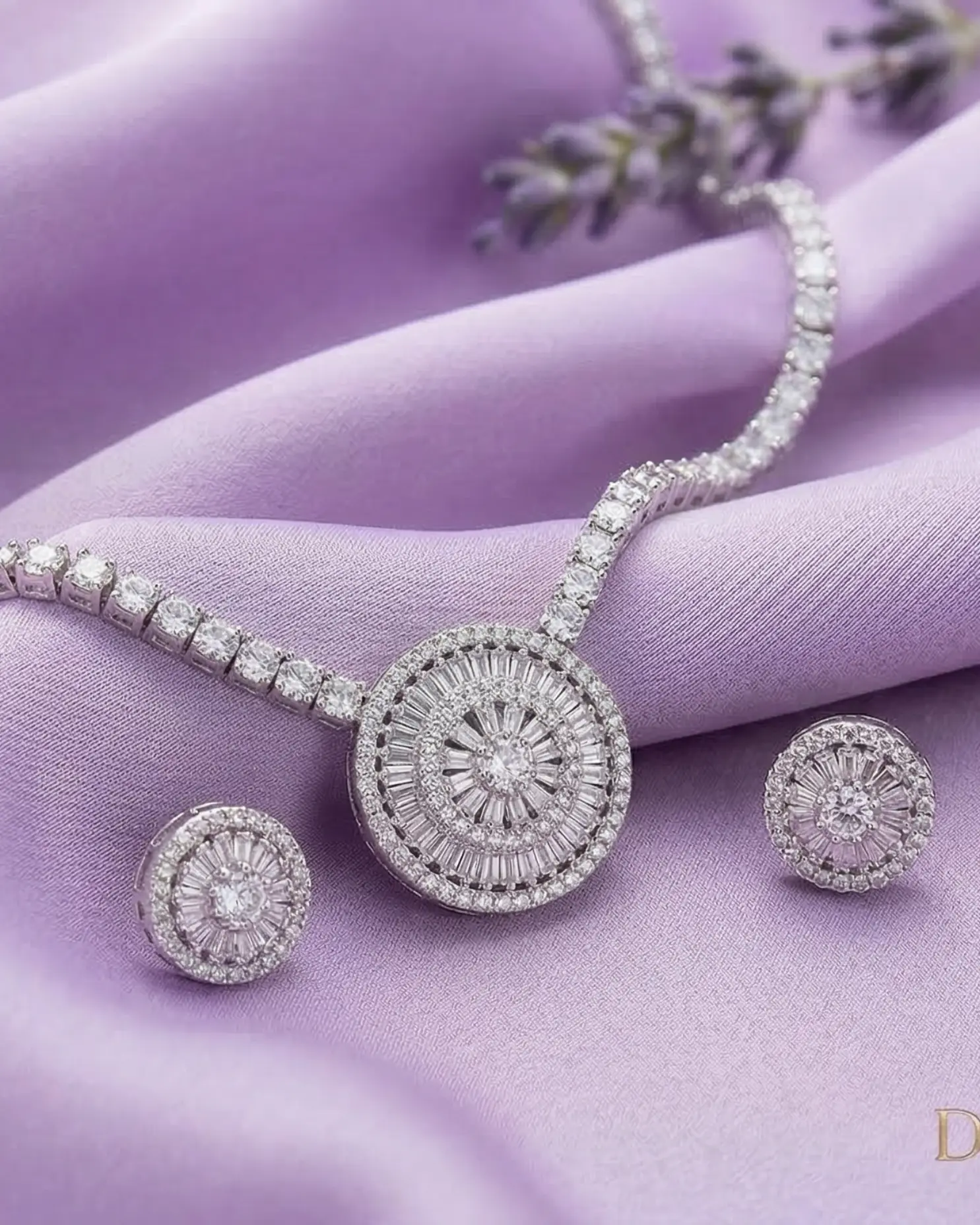 Conjunto Riviera Classique Colar com Mandala e Brincos em Zircônias Baguete