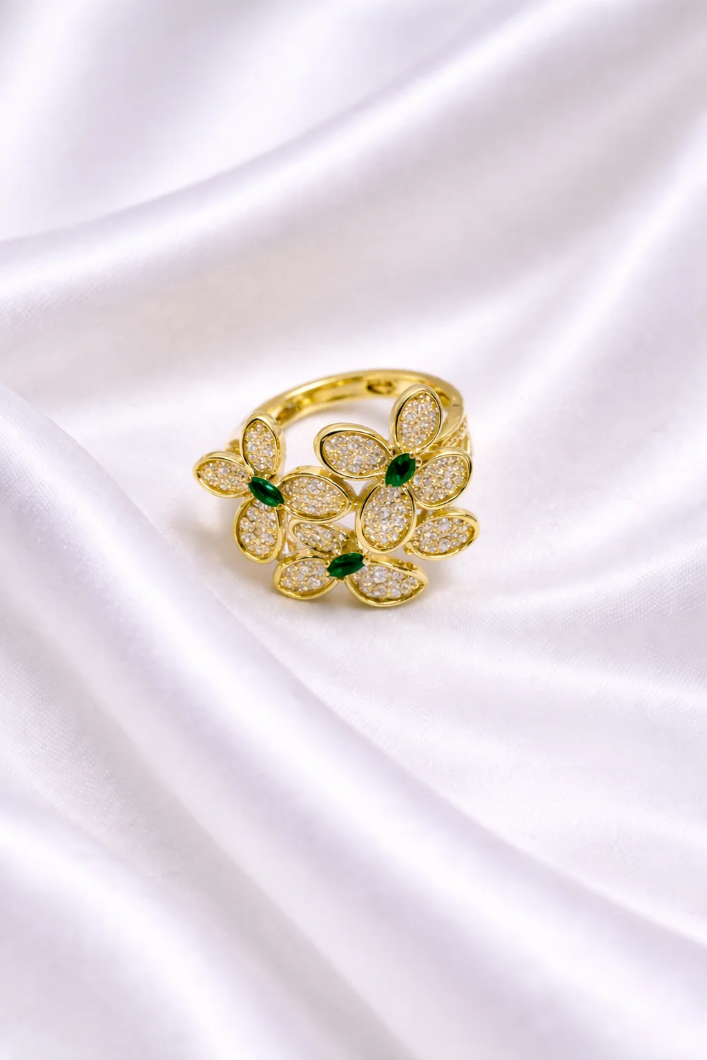 Anel Regulável Trio de Flores com Cristais e Microzircônias