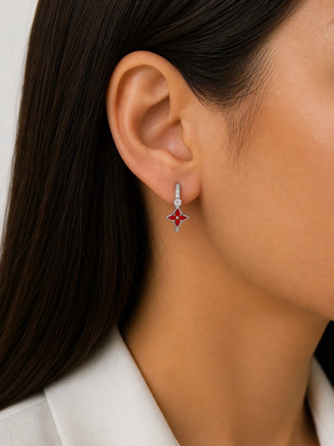 Brinco Argola Flor Esmaltada com Zircônia