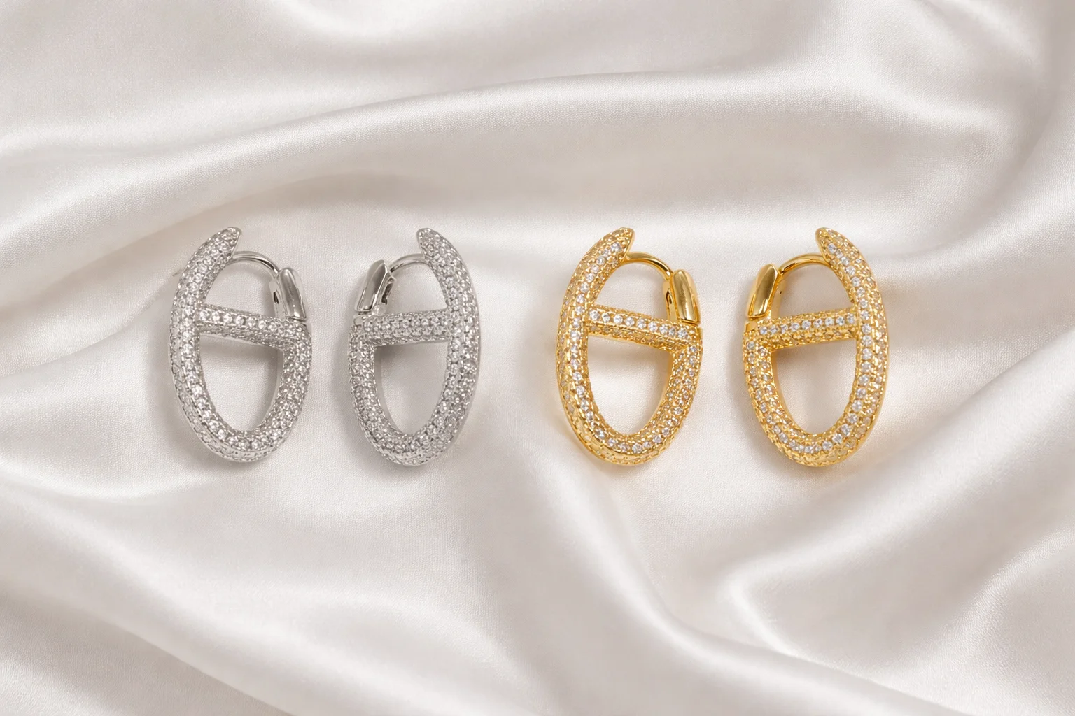 Brinco Argola Oval Cravejada Elegance