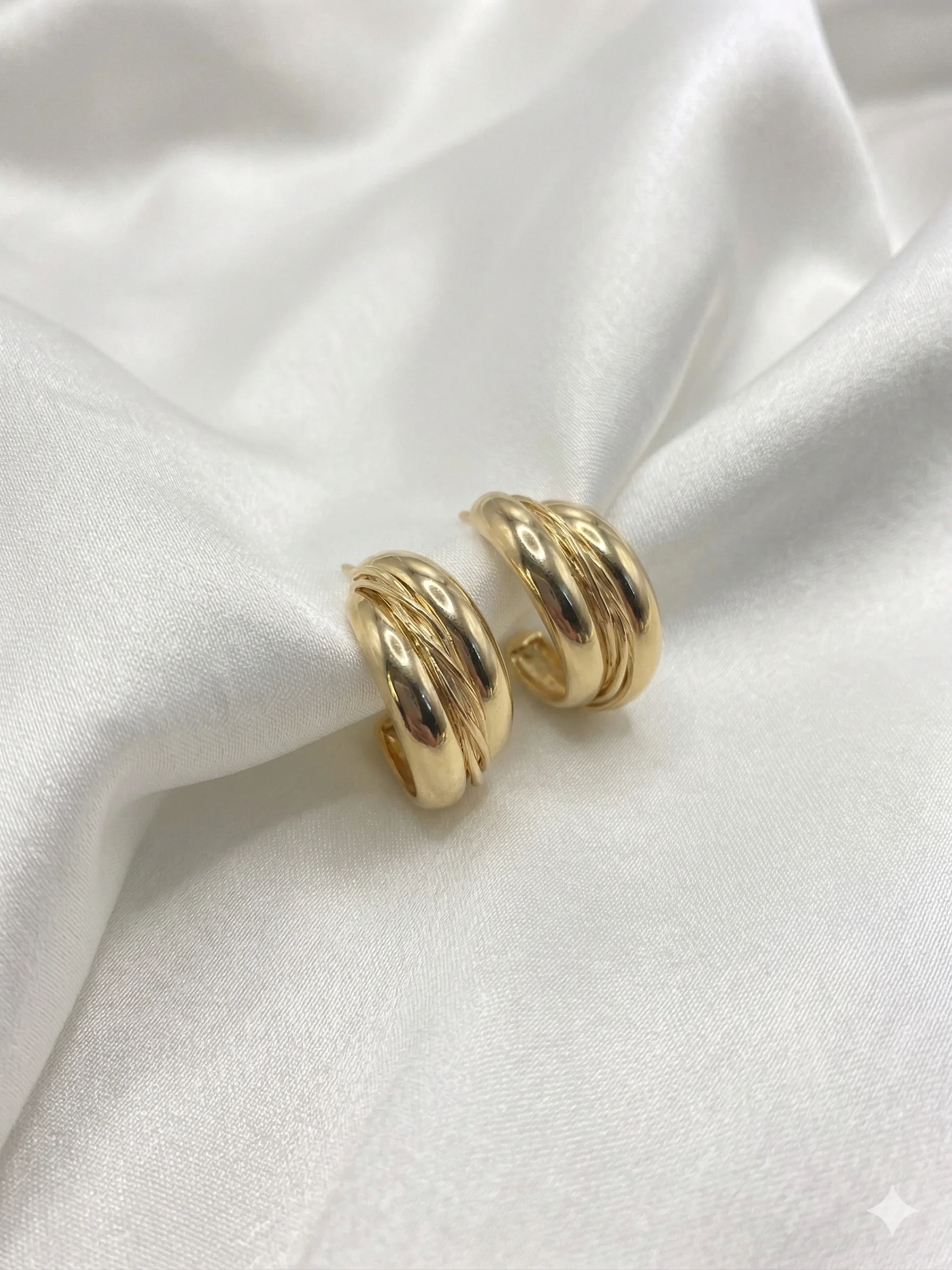  Brinco Argola Tubular Texturizada Entrelaçada