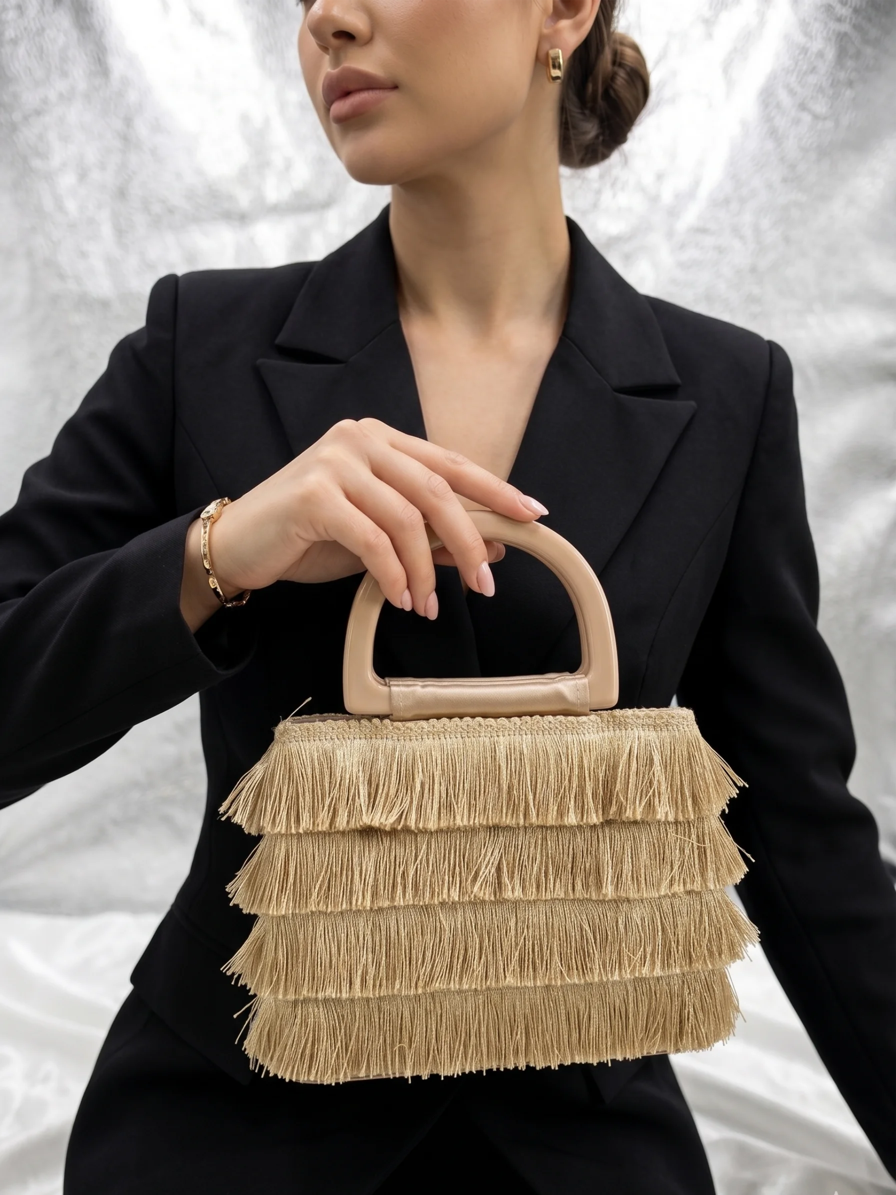 Bolsa Clutch Franja Dourada Alça Acrílica Nude