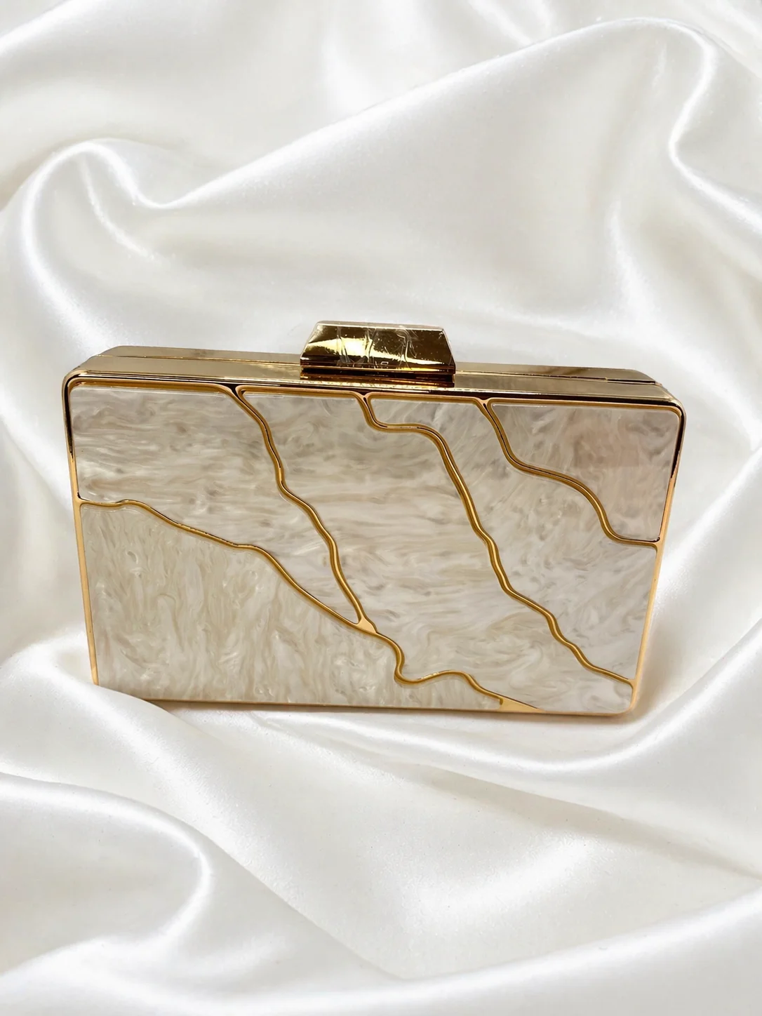 Clutch Elegance Marble Dourada