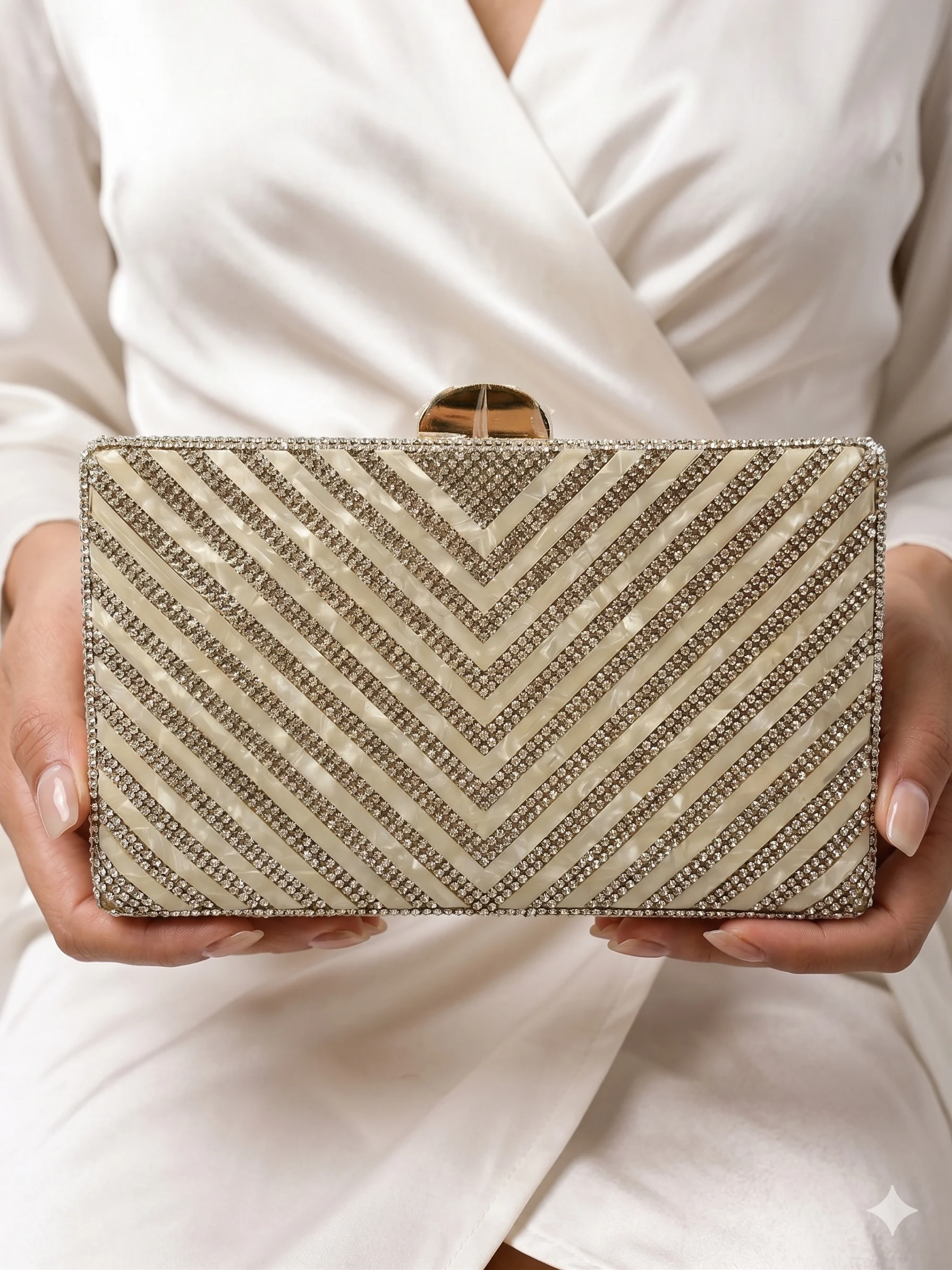 Clutch Luxo Chevron Cristais Donna Bendita