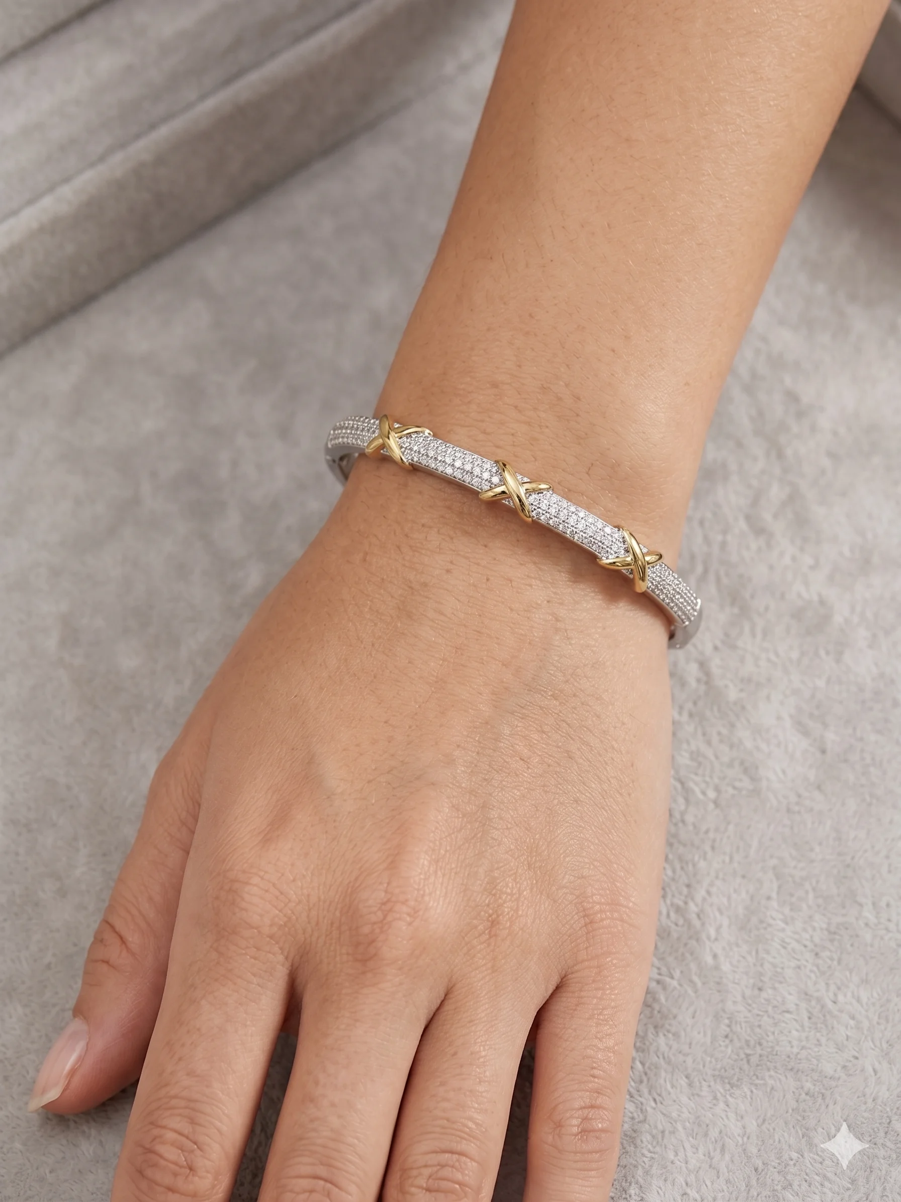 Bracelete Luxury Cravejado 