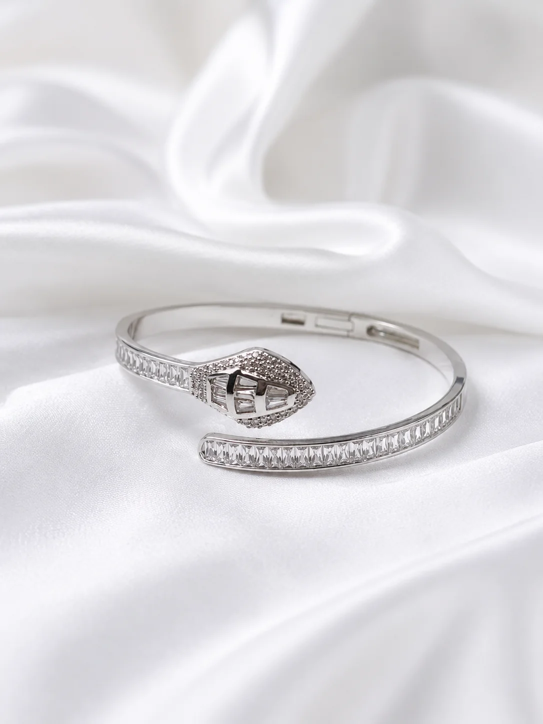 Bracelete Serpente Riviera Luxo Cravejado