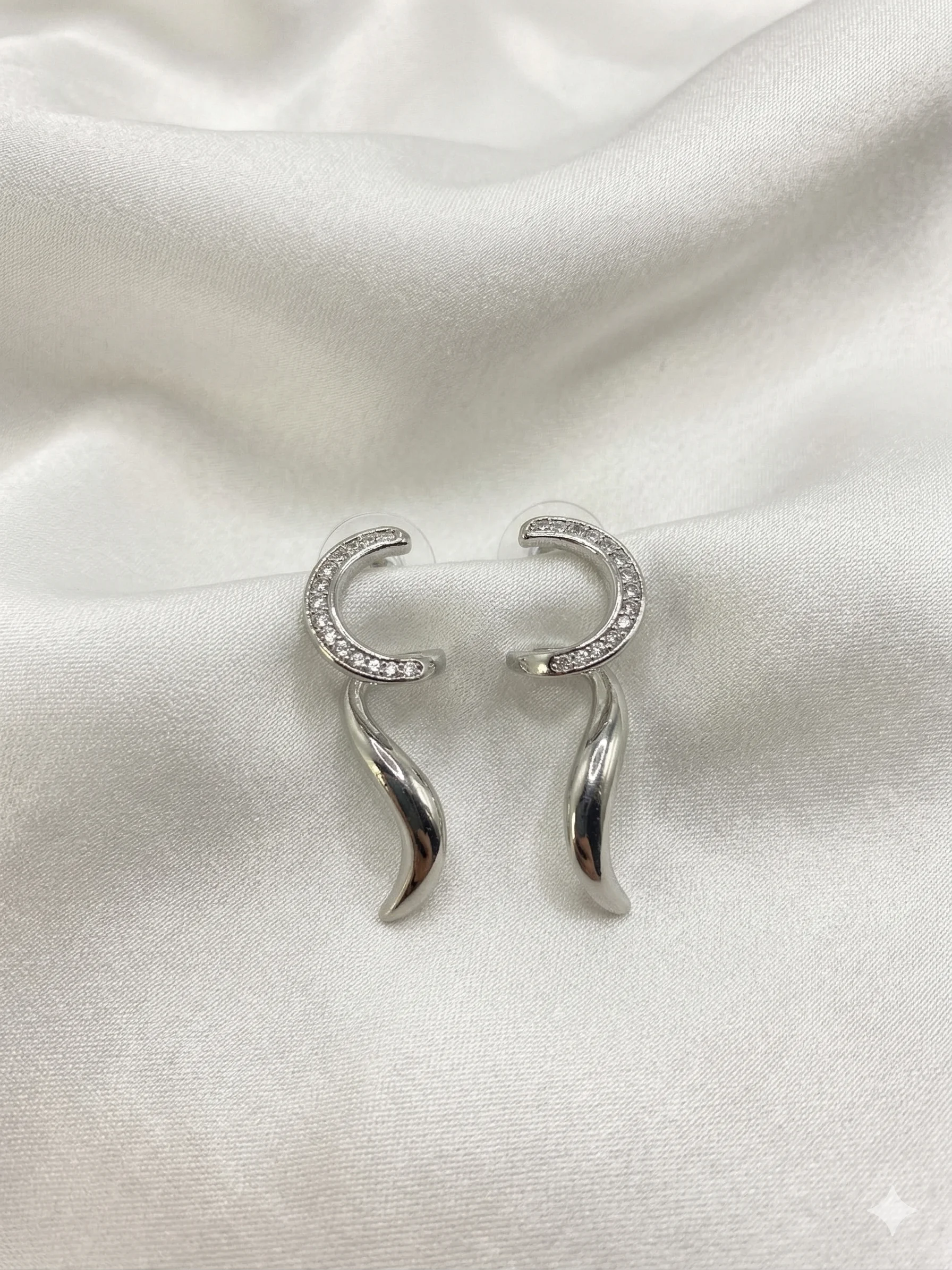 Brinco Duo Orgânico Cravejado