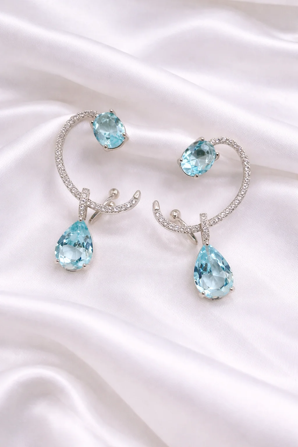 Brinco Ear Cuff Elegance Gota Cravejada