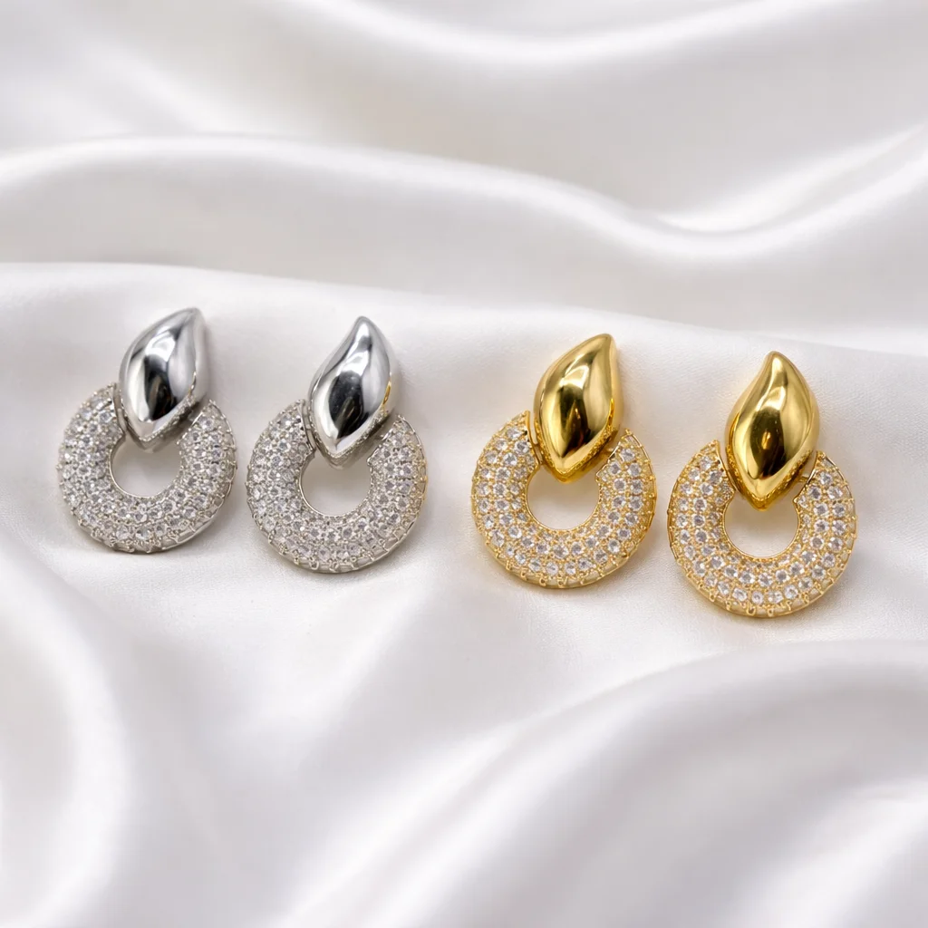 Brinco Gota com Argola Cravejada em Zircônias