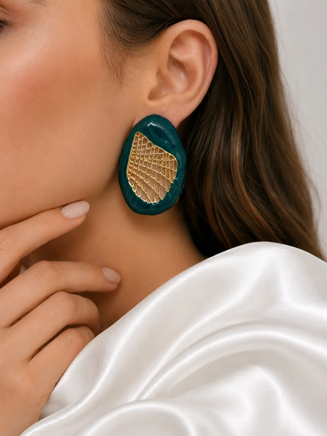 Brinco Orgânico Resinado Dourado Donna Bendita