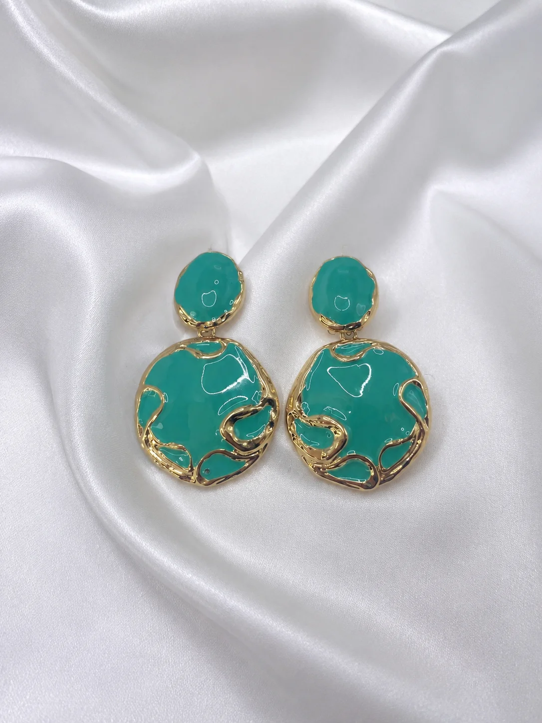 Brinco Luna Esmaltado Verde Água Dourado