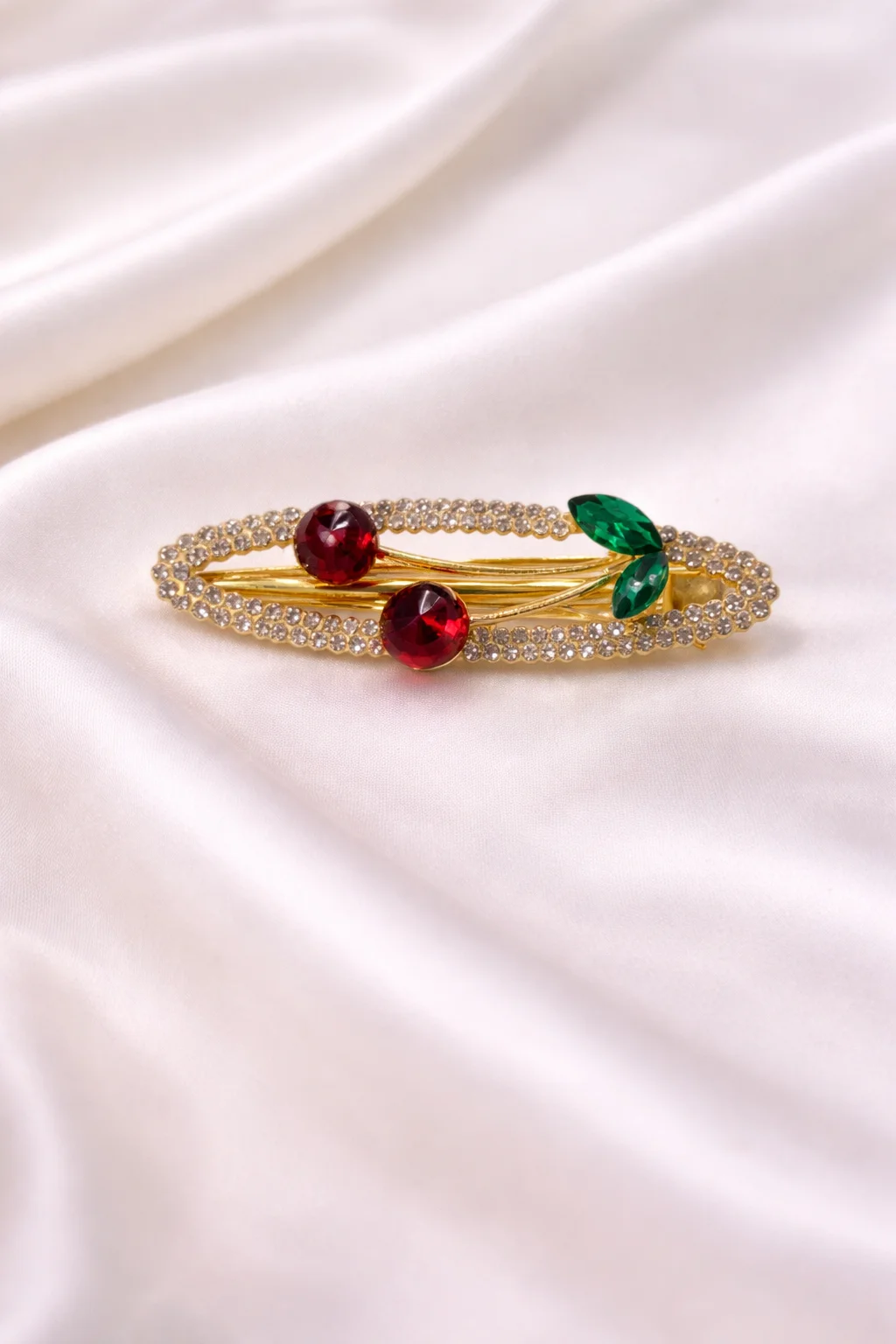 Presilha Bico de Pato Luxo Cristais Cherry Dourada