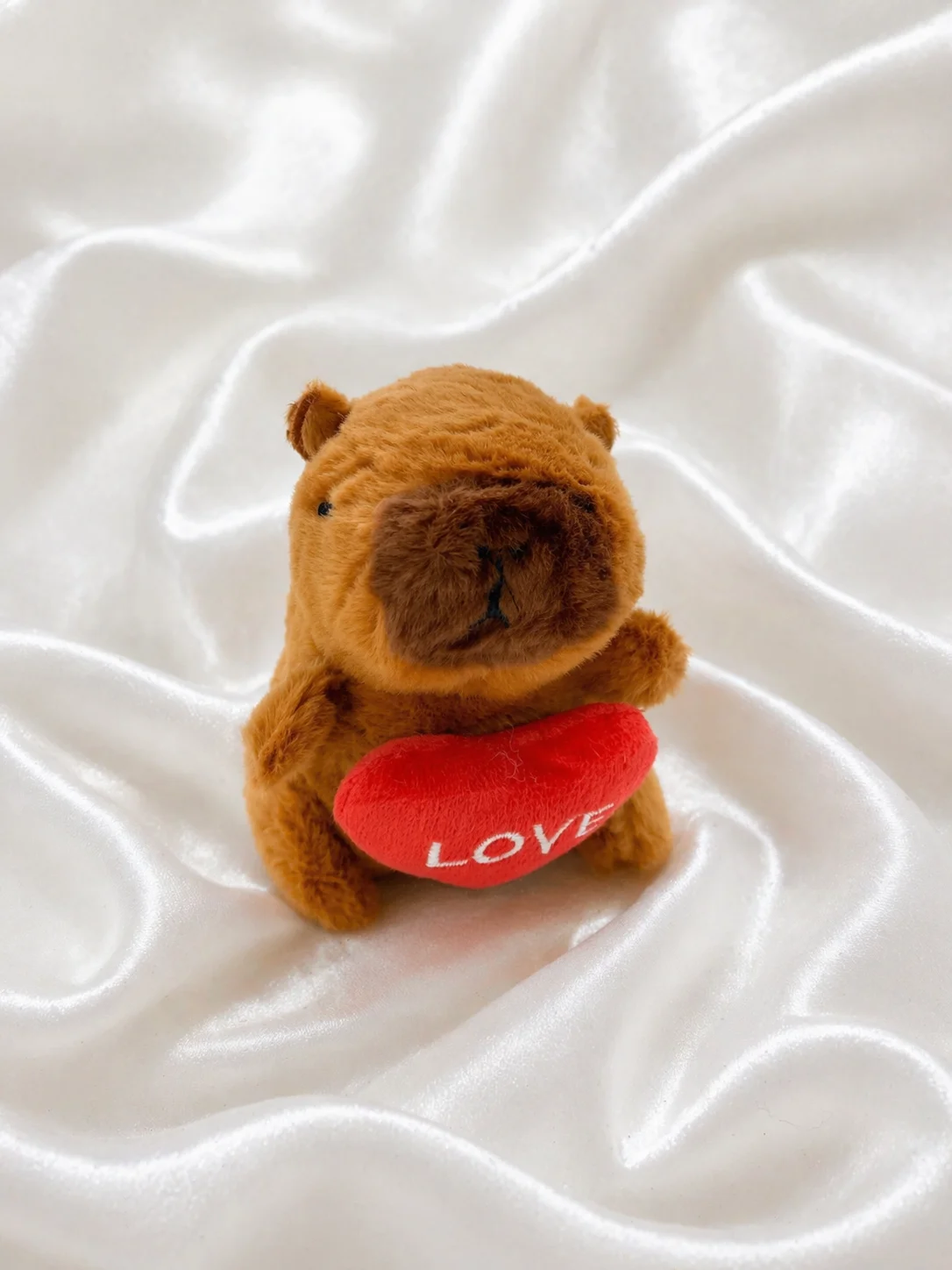 Chaveiro Pelúcia Capivara Love