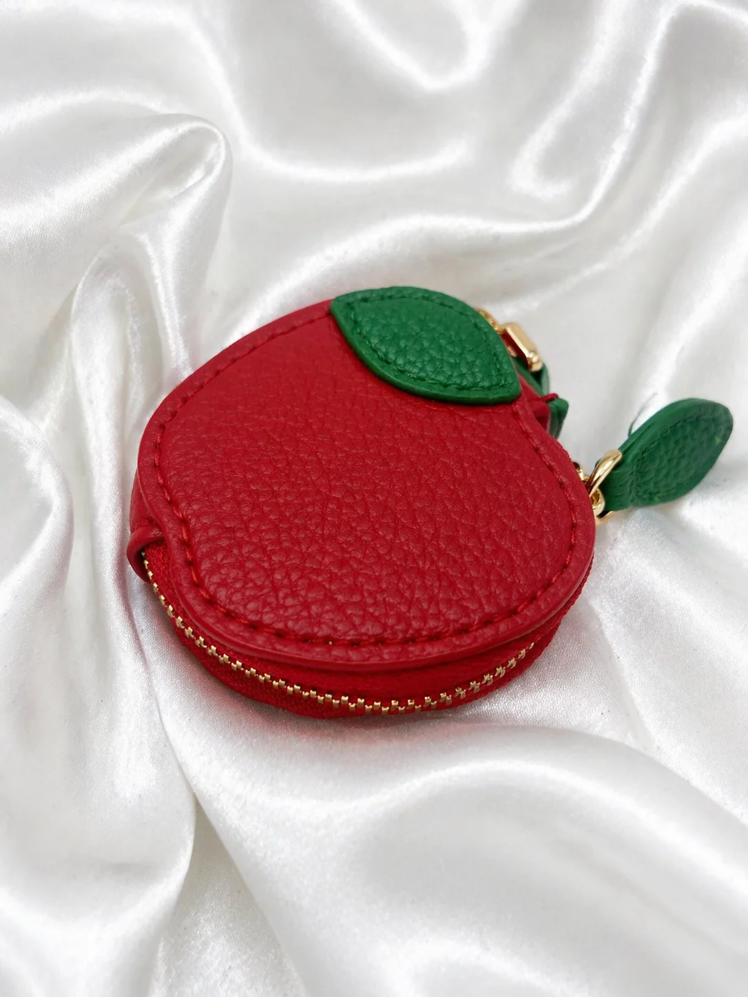 Chaveiro Porta Moedas Frutinhas Charm – Morango & Maçã