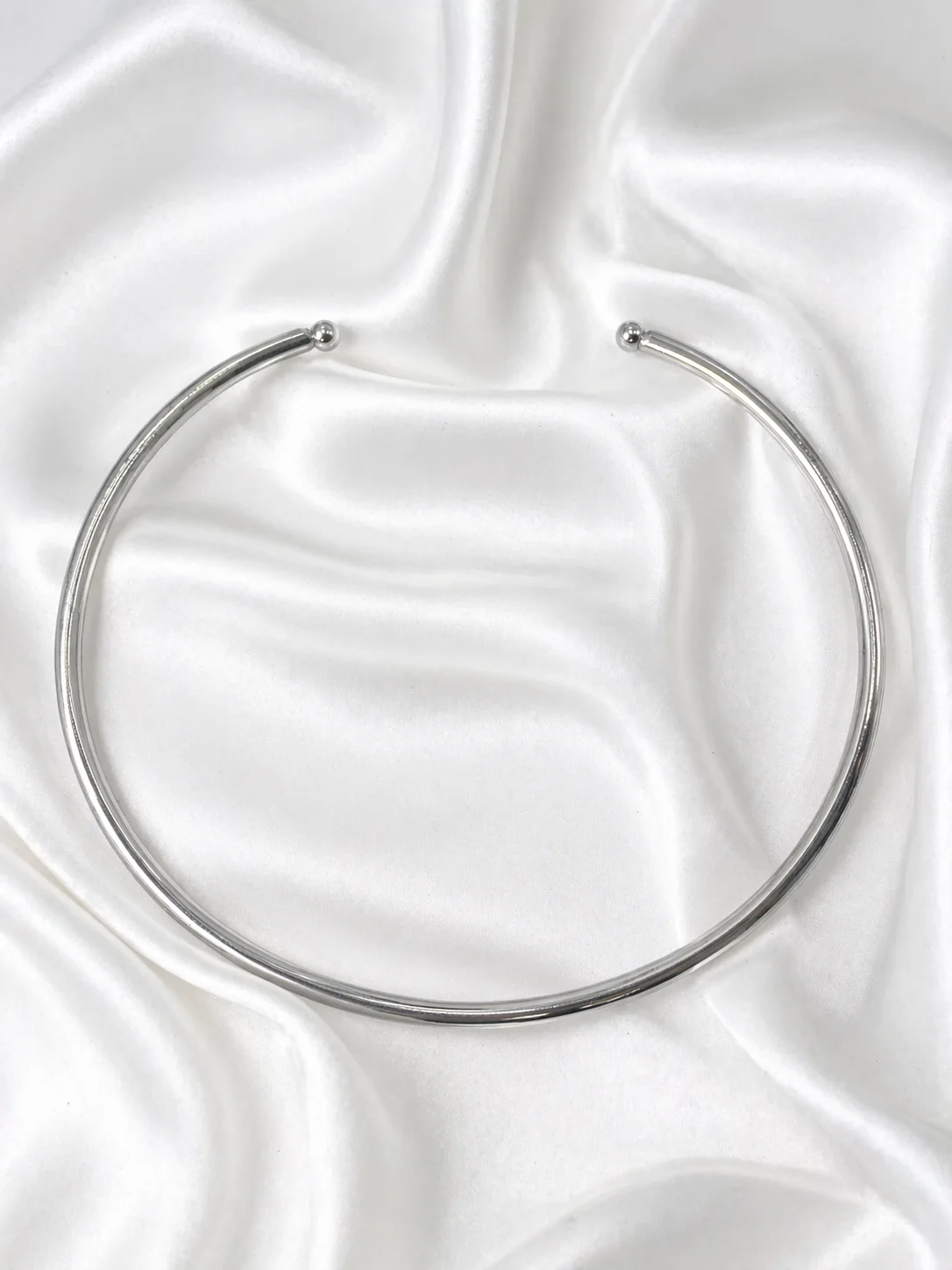 Colar Choker Rígido Minimalista Donna Bendita