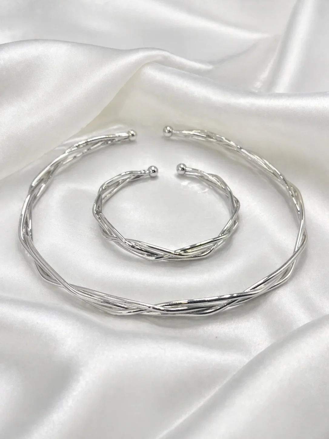 Conjunto Torcido Elegance Donna Bendita (Colar e Pulseira)