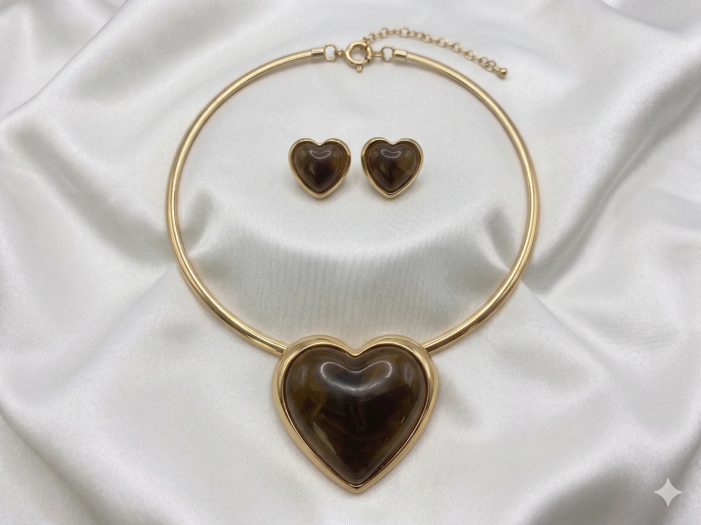 Conjunto Colar Aro e Brincos Coração de Resina Perolada