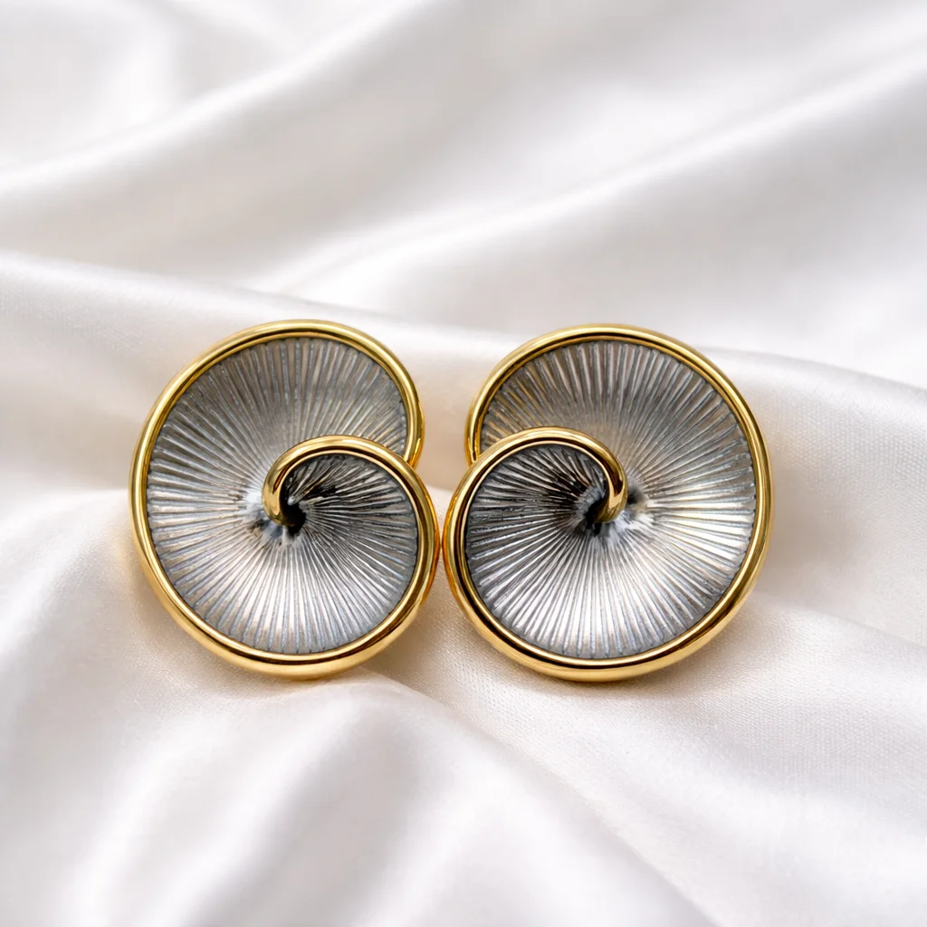 Brinco Espiral Texturizado com Borda Dourada