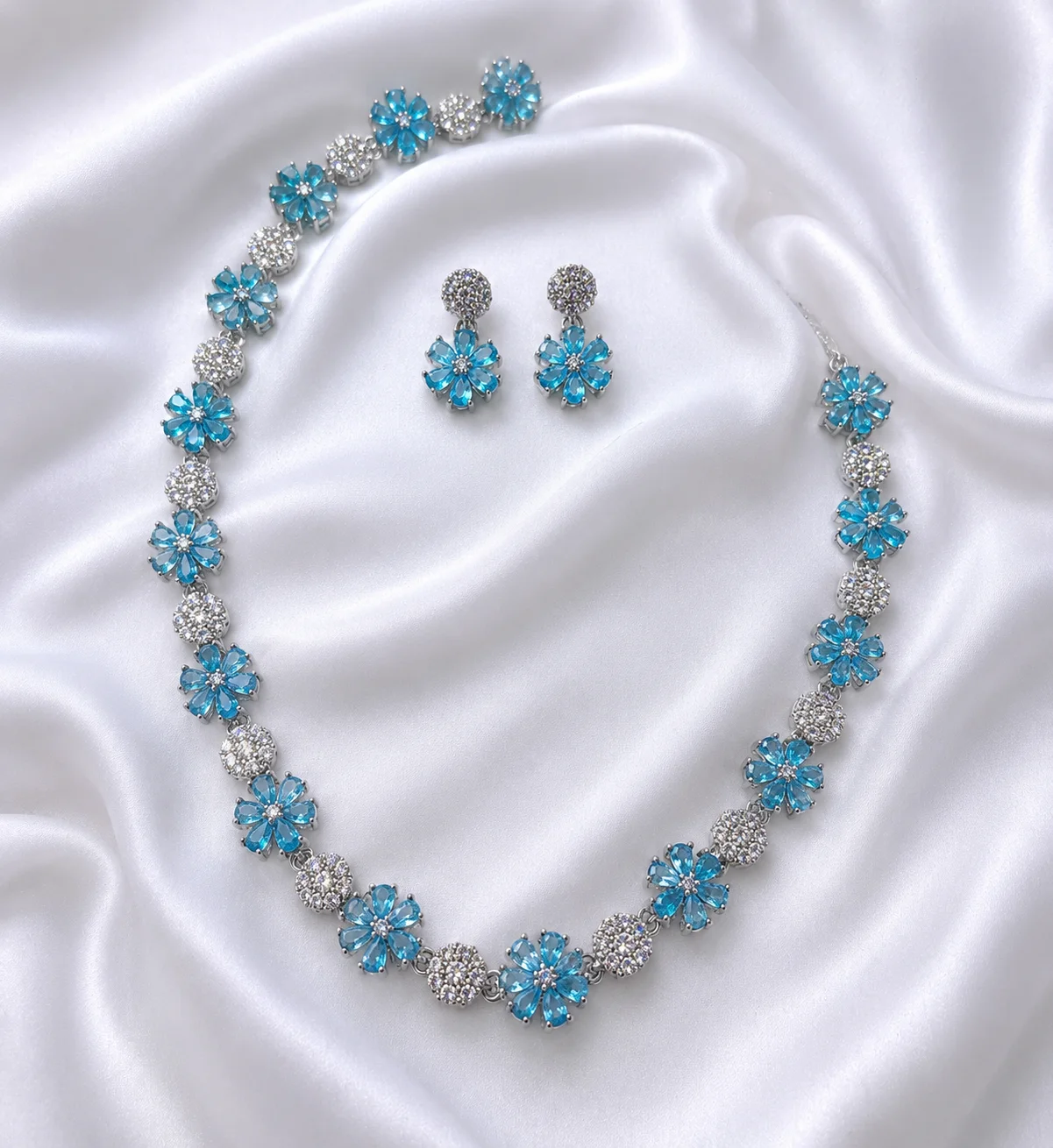 Conjunto Flor Cravejado
