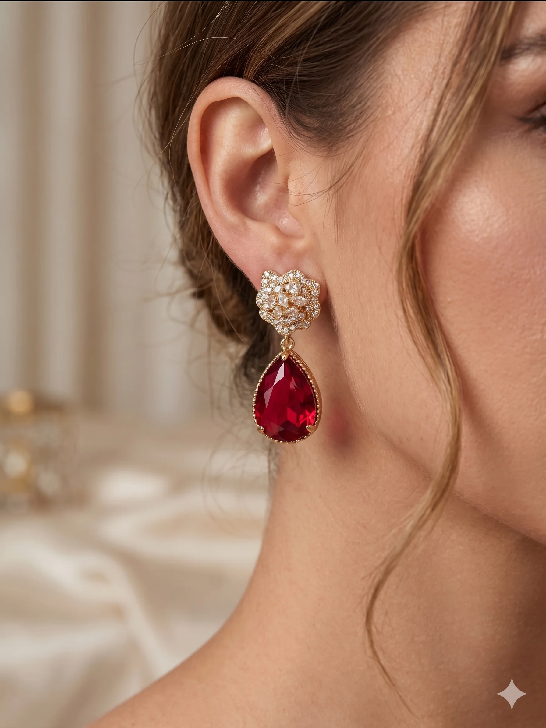 Brinco de Pressão Gota Luxo Cravejado Donna Bendita