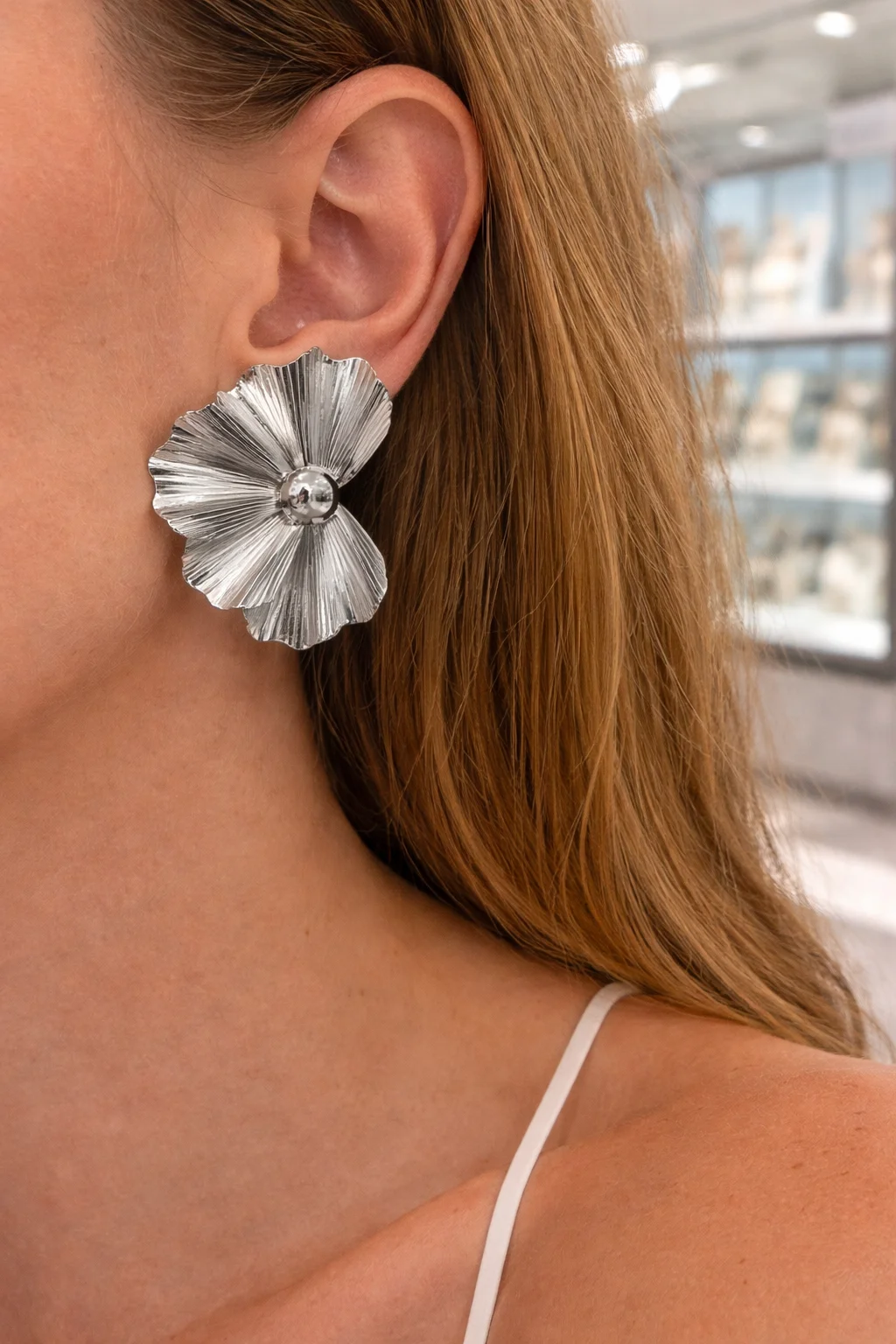Brinco Flor Plissada Metalizada