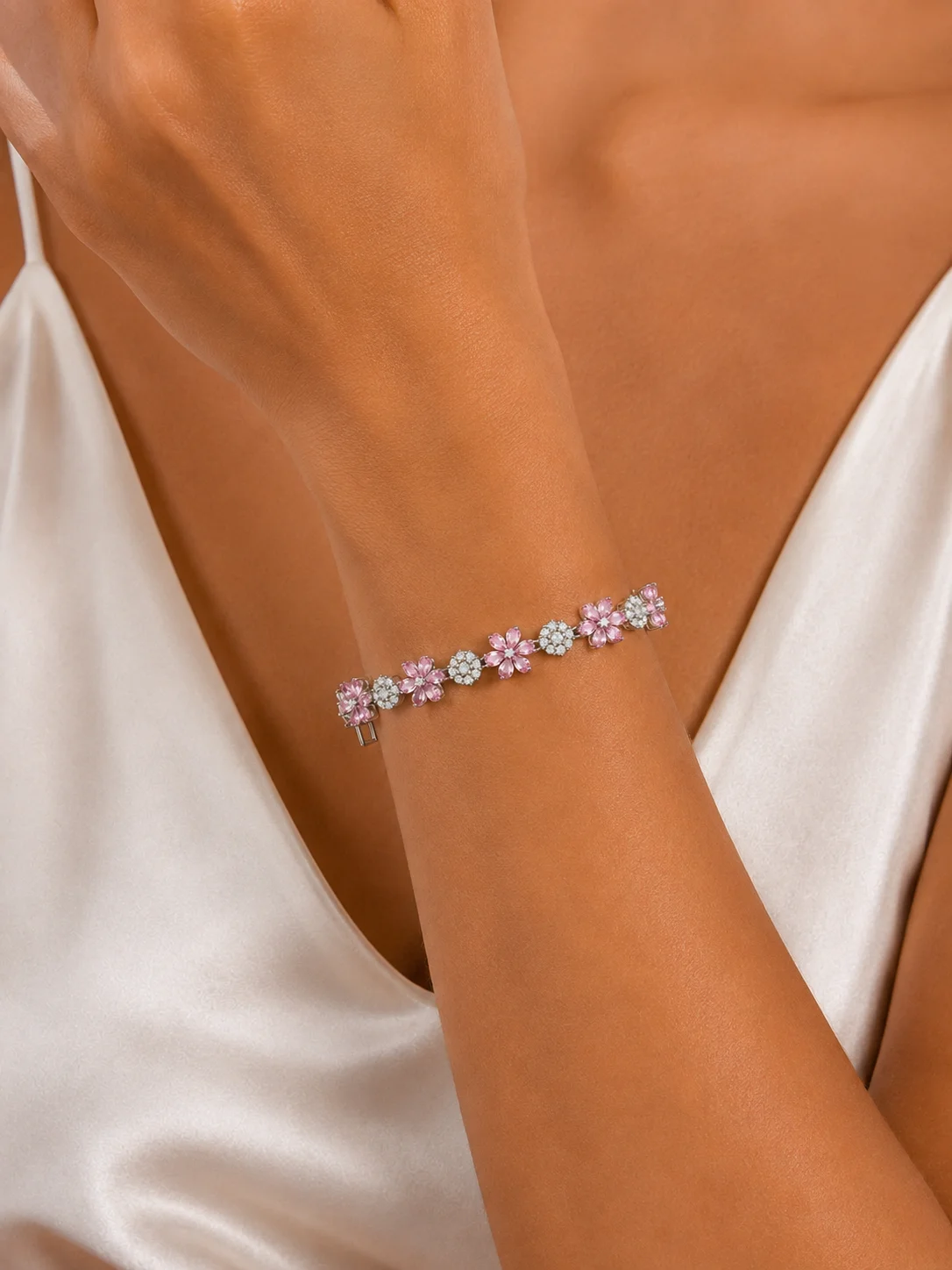 Pulseira Flores Luxo Cravejada com Zircônias Coloridas 