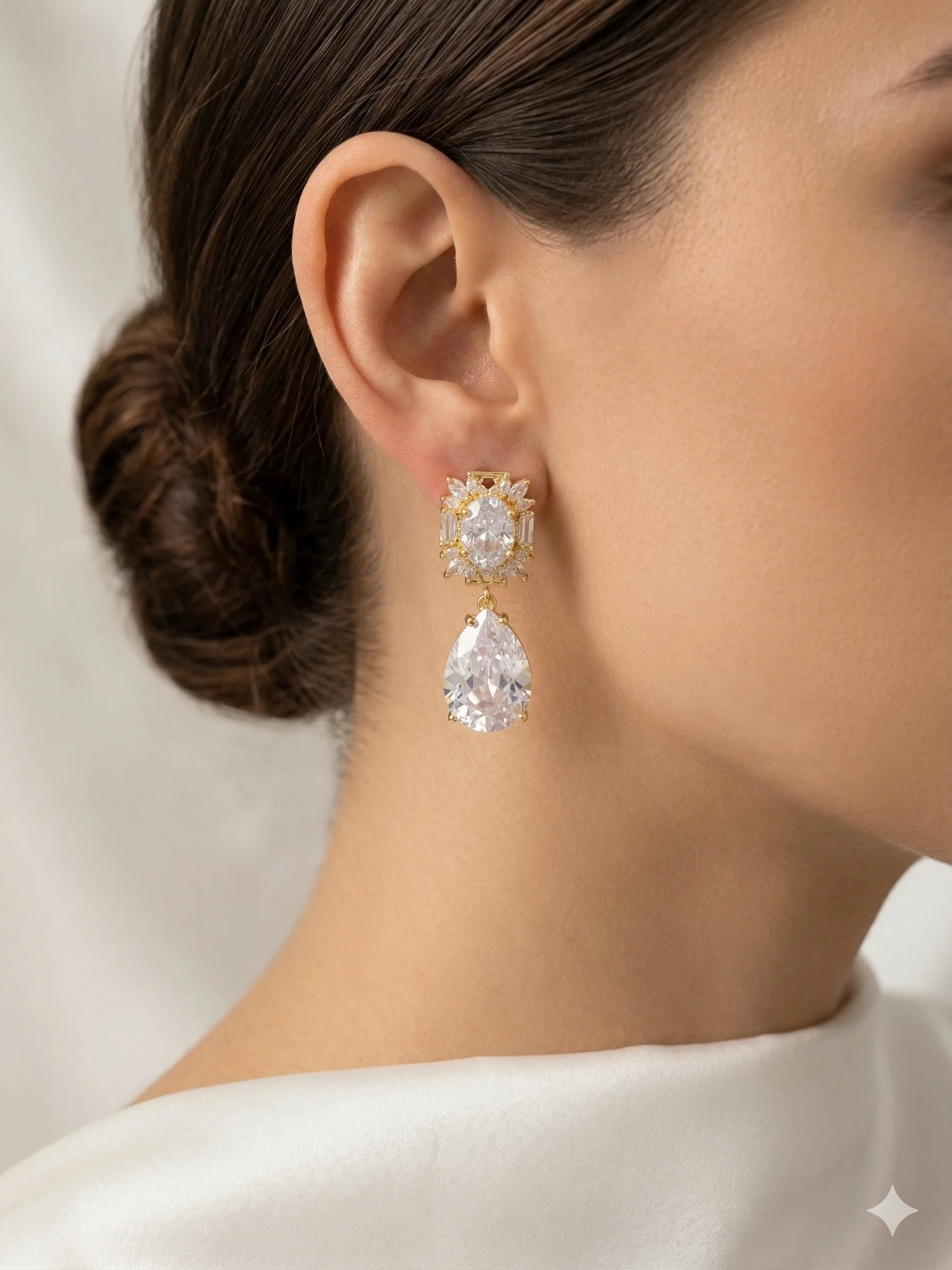 Brinco Gota Imperial Cravejado  Donna Bendita