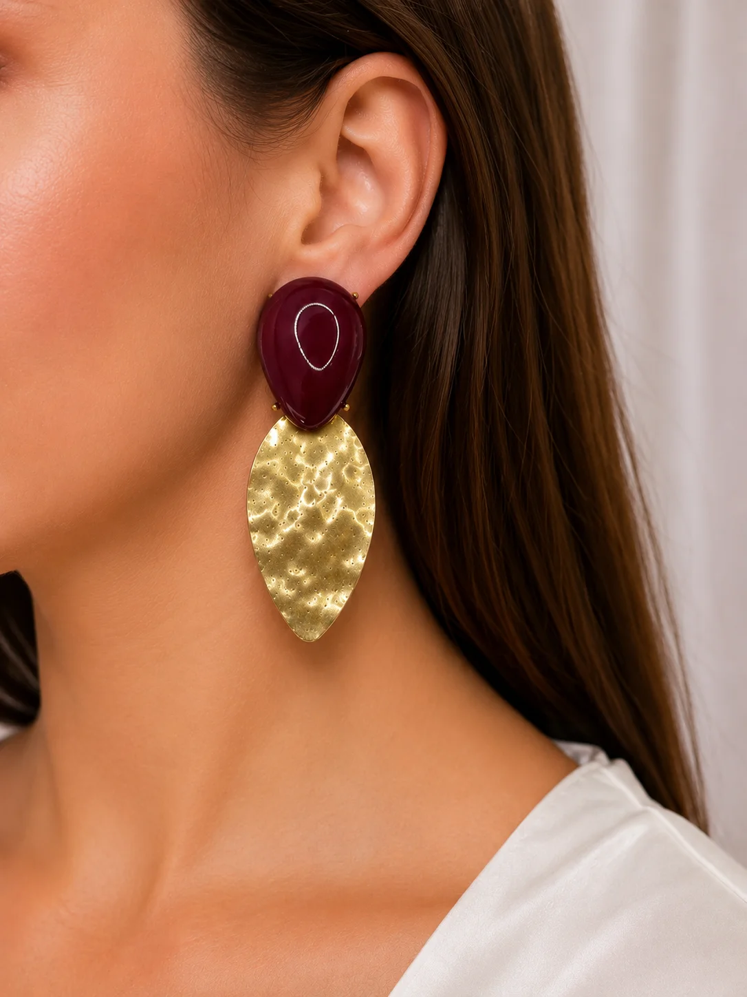 Brinco Folha Dourada Resina Elegance