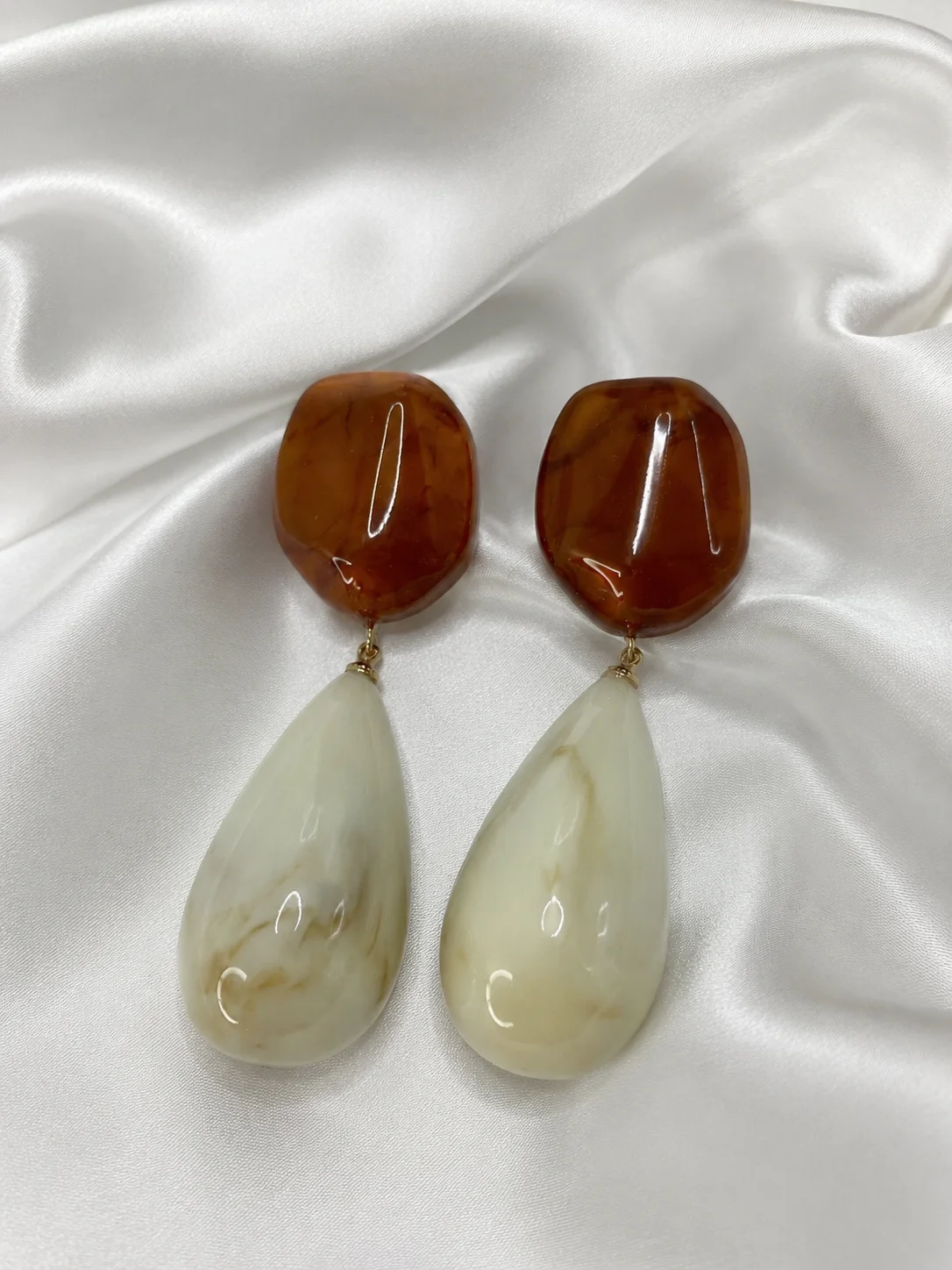 Brinco Gota Resinada Elegance Donna Bendita