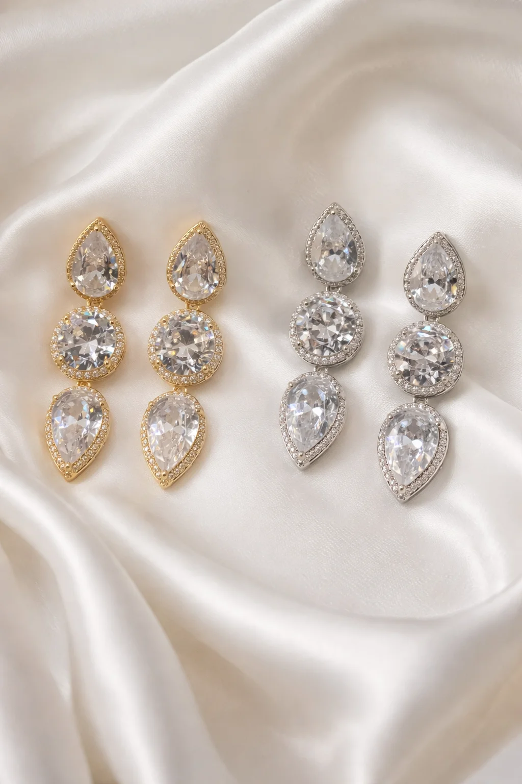 Brinco Luxo Cristal Gota Tripla com Zircônias 