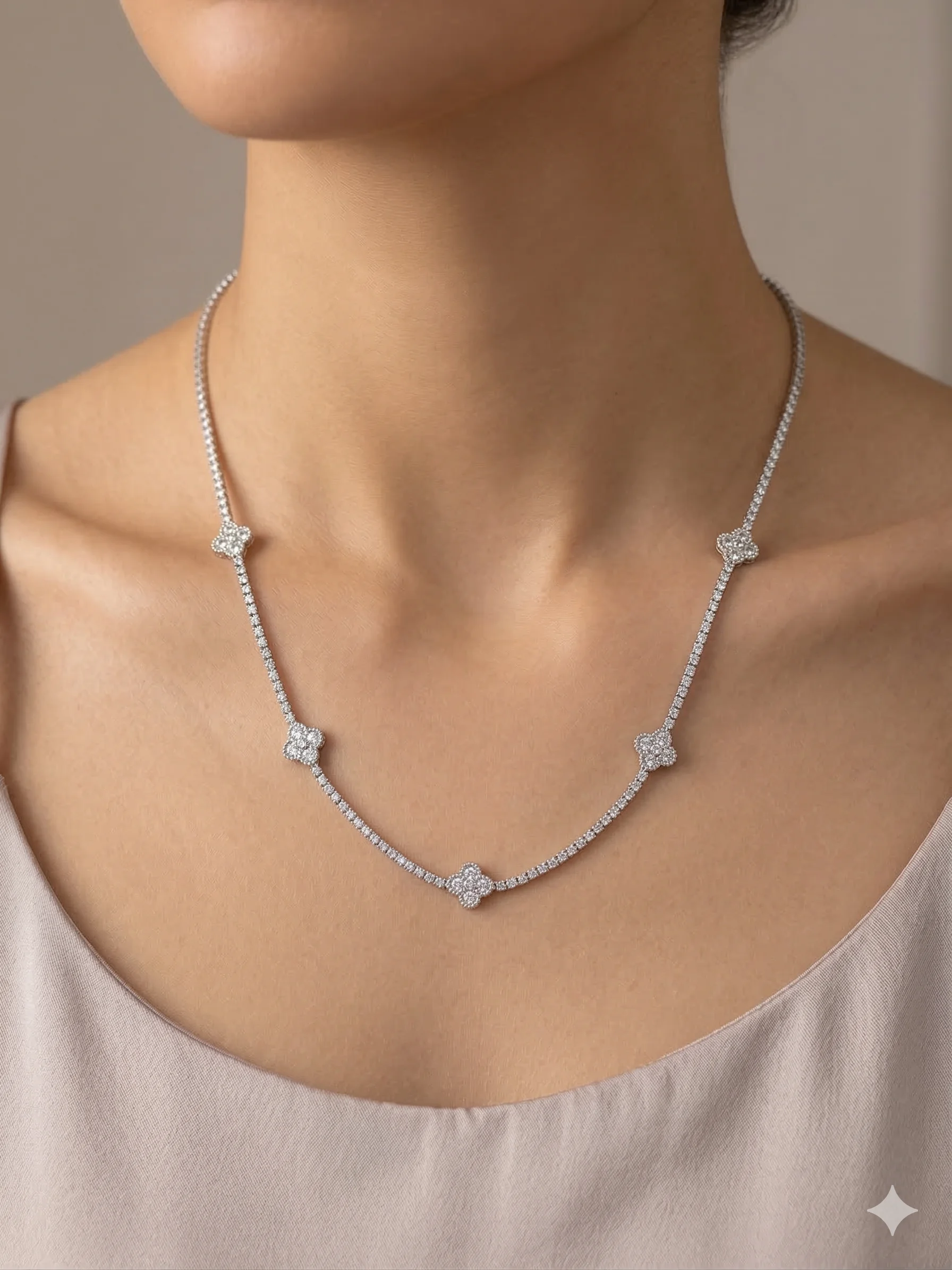 Choker Riviera Trevos Cravejados.