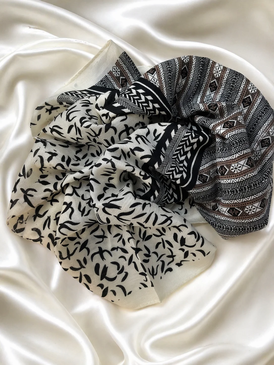 Lenço Estampado Boho Chic Bicolor